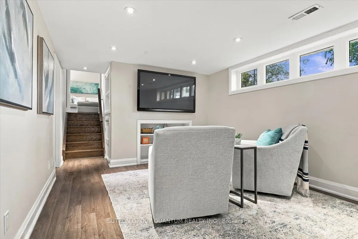 368 Aurora Crescent