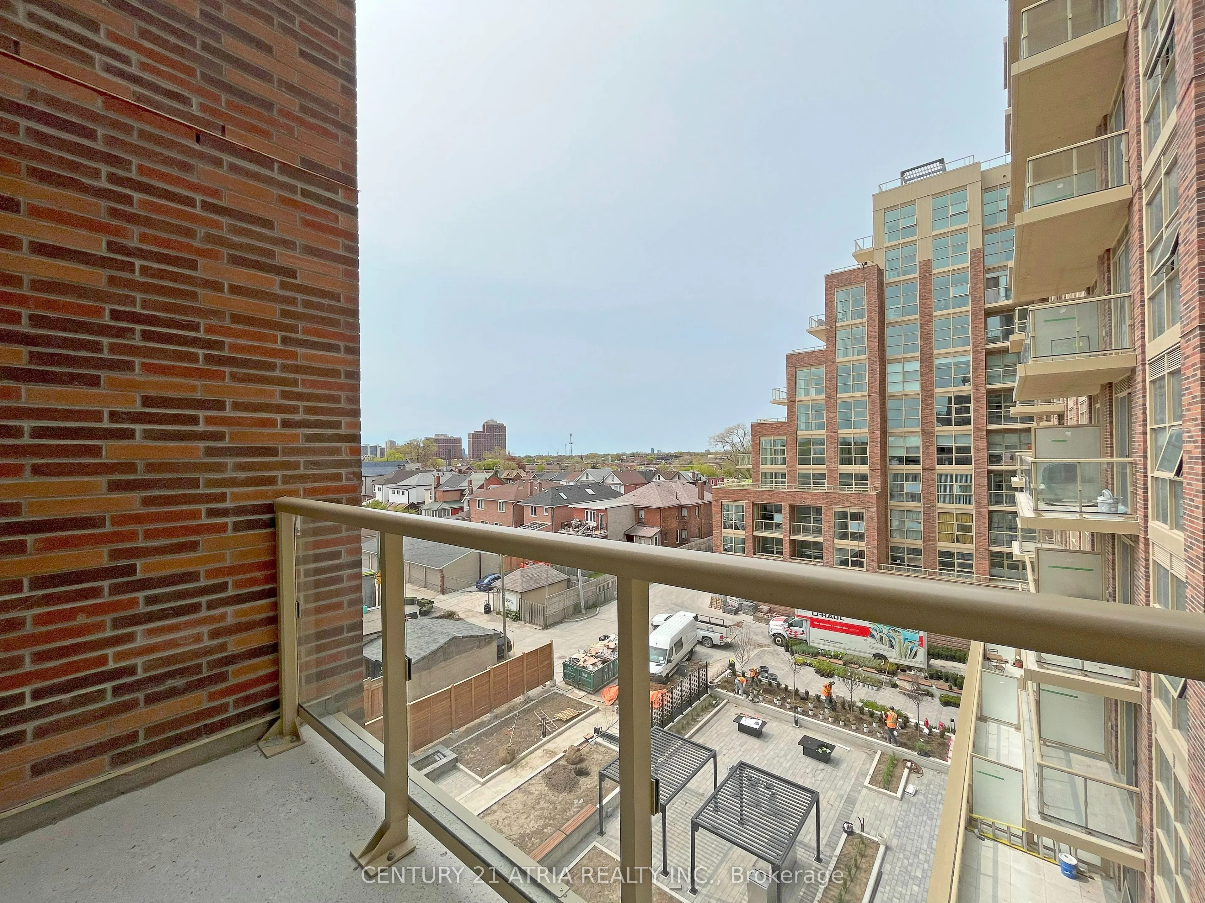 1787 St.Clair Avenue W #527