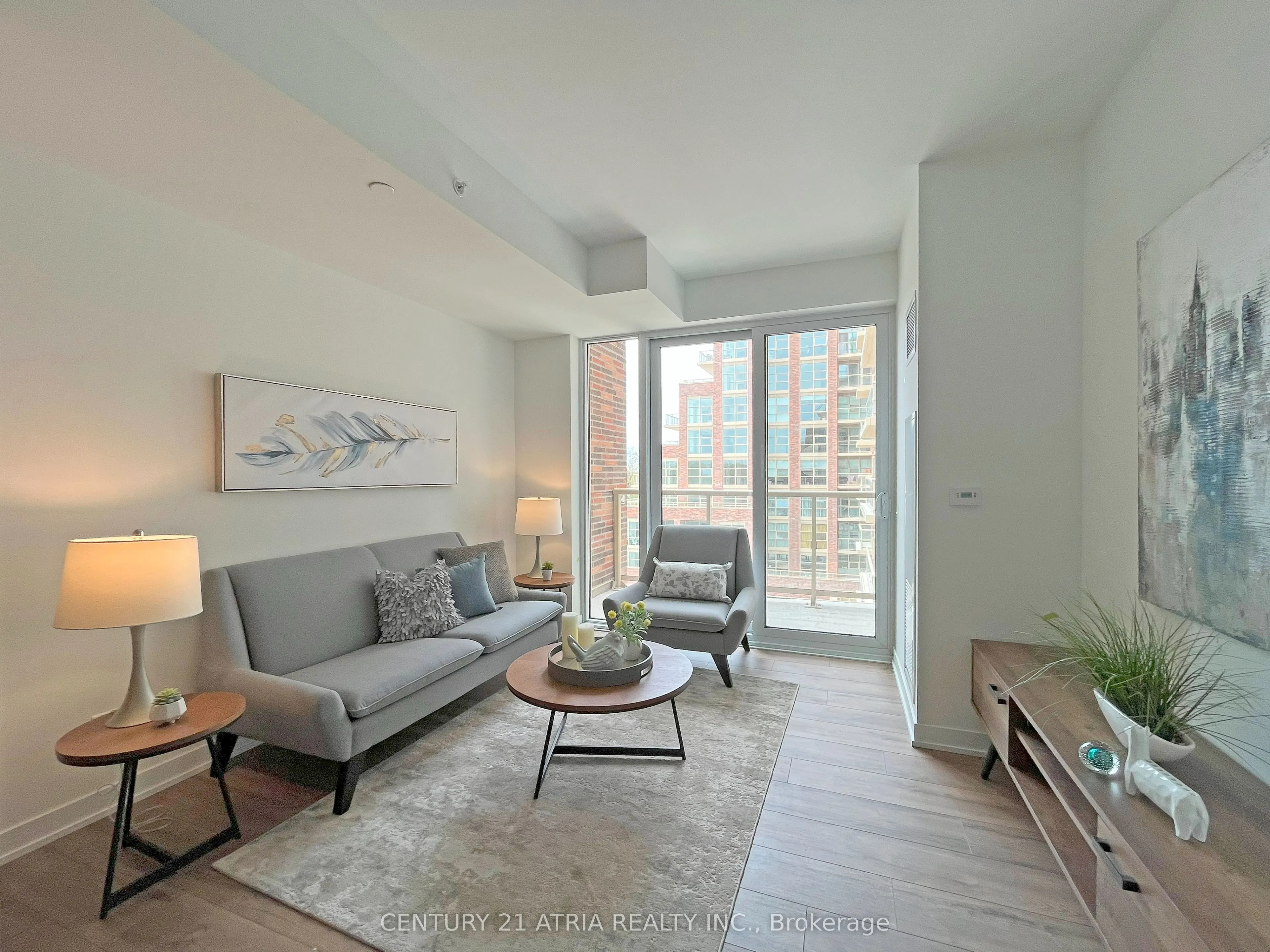 1787 St.Clair Avenue W #527