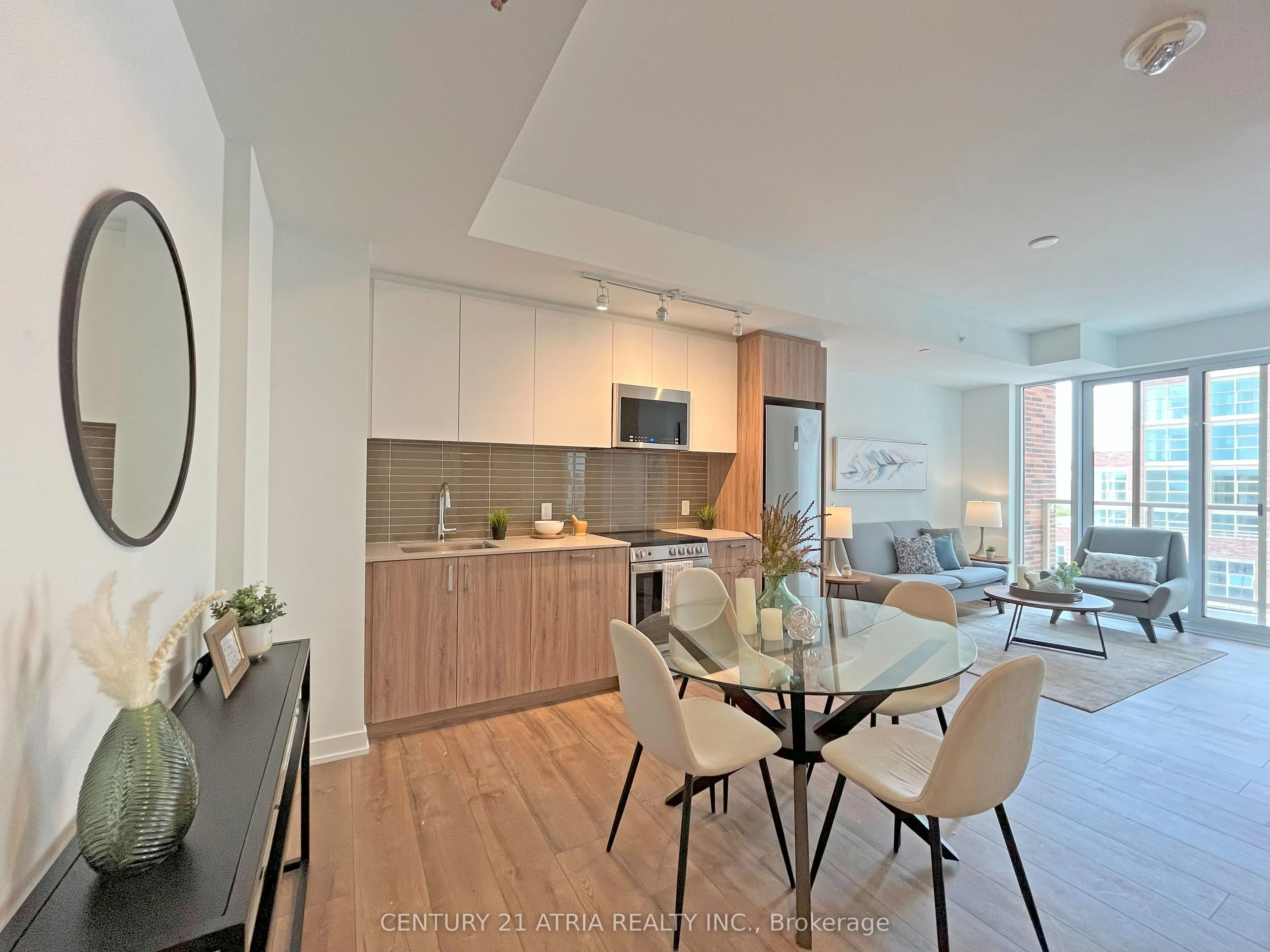 1787 St.Clair Avenue W #527
