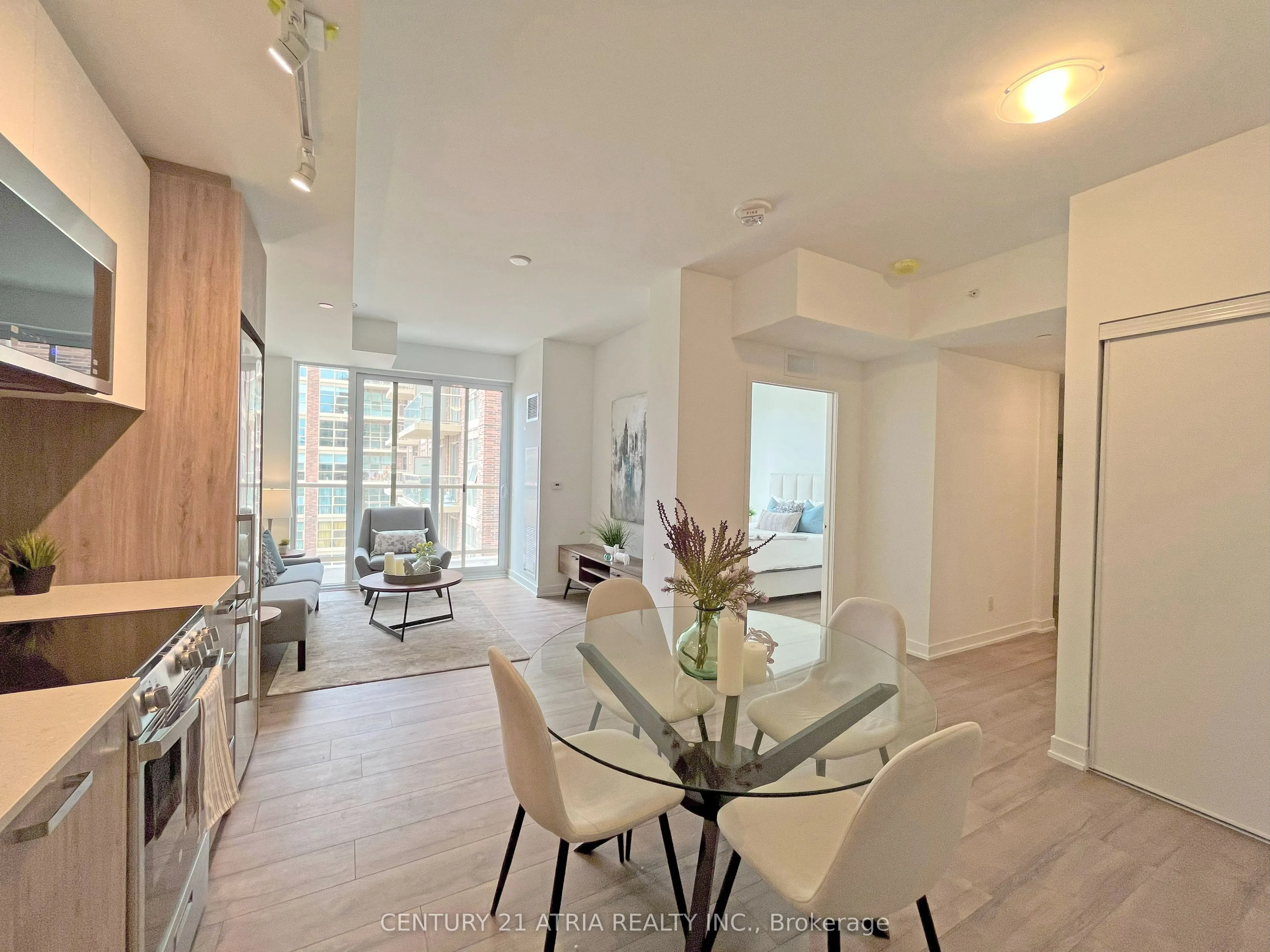 1787 St.Clair Avenue W #527