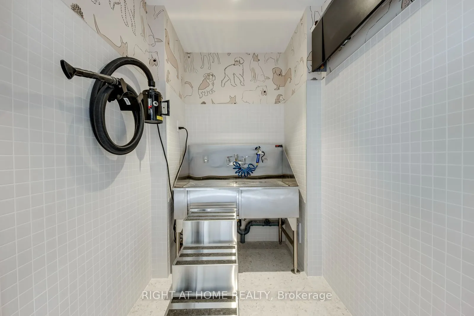 3008 William Cutmore Boulevard #221