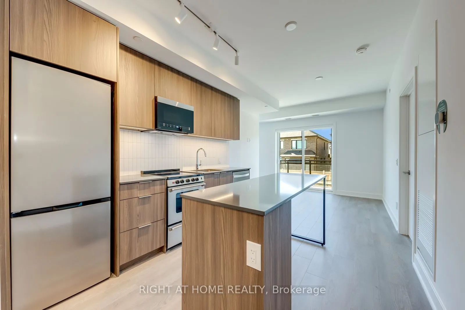 3008 William Cutmore Boulevard #221
