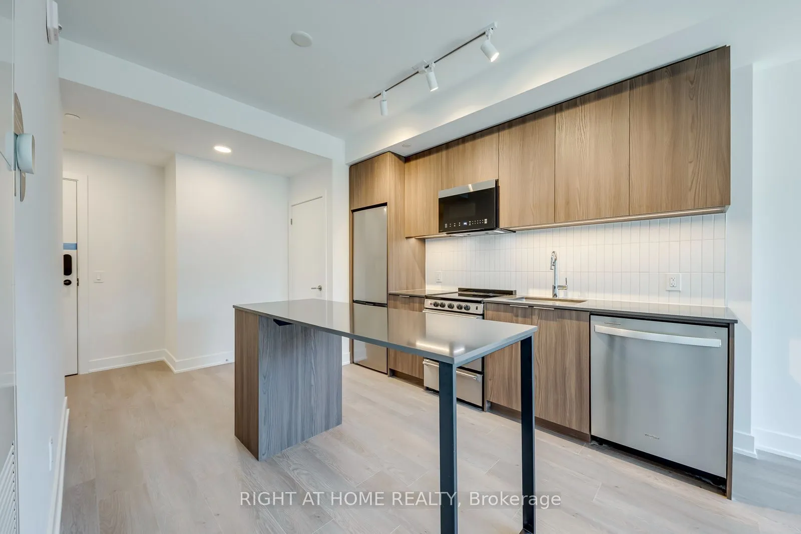 3008 William Cutmore Boulevard #221