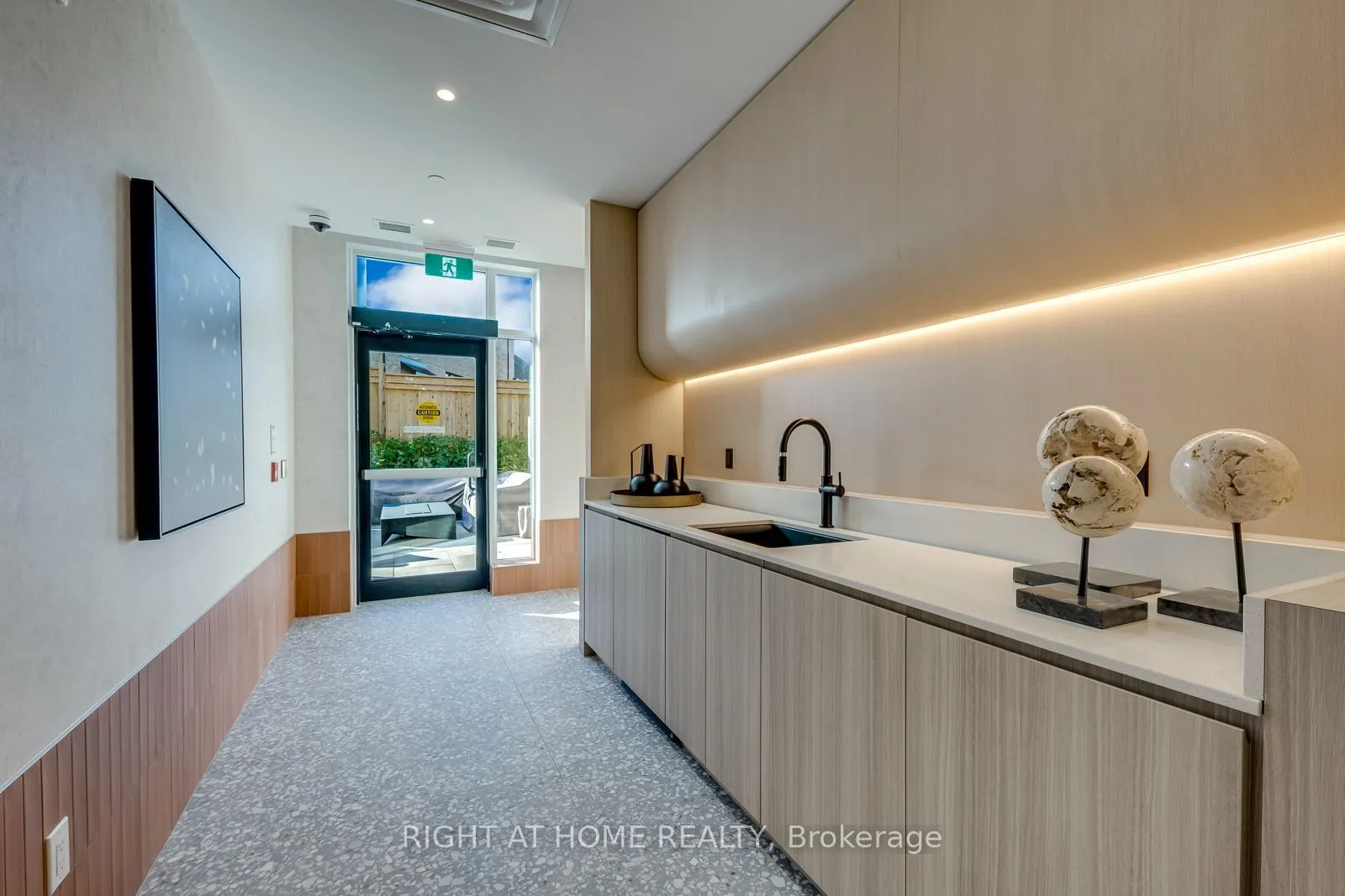 3008 William Cutmore Boulevard #221