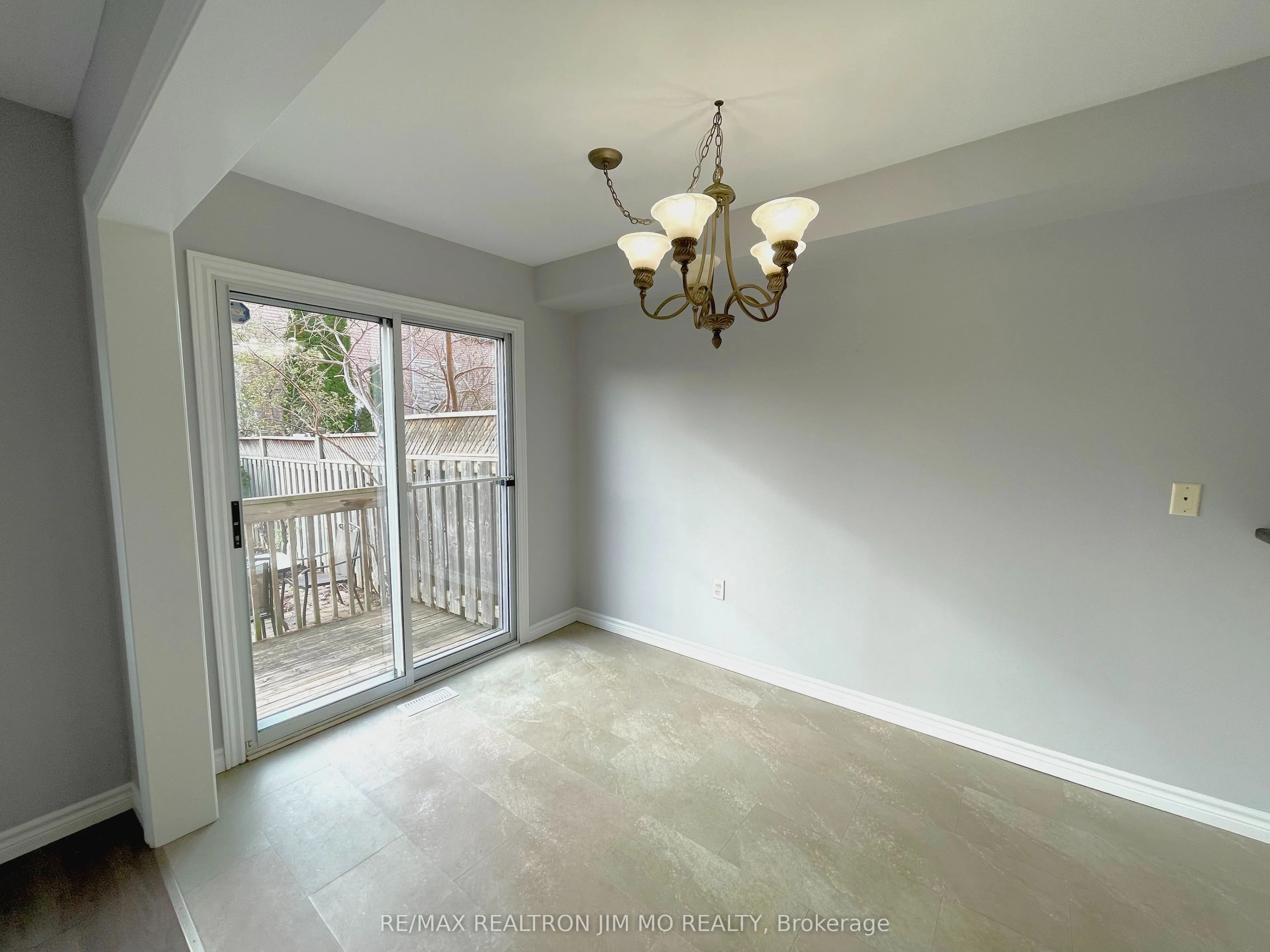2272 Hummingbird Way