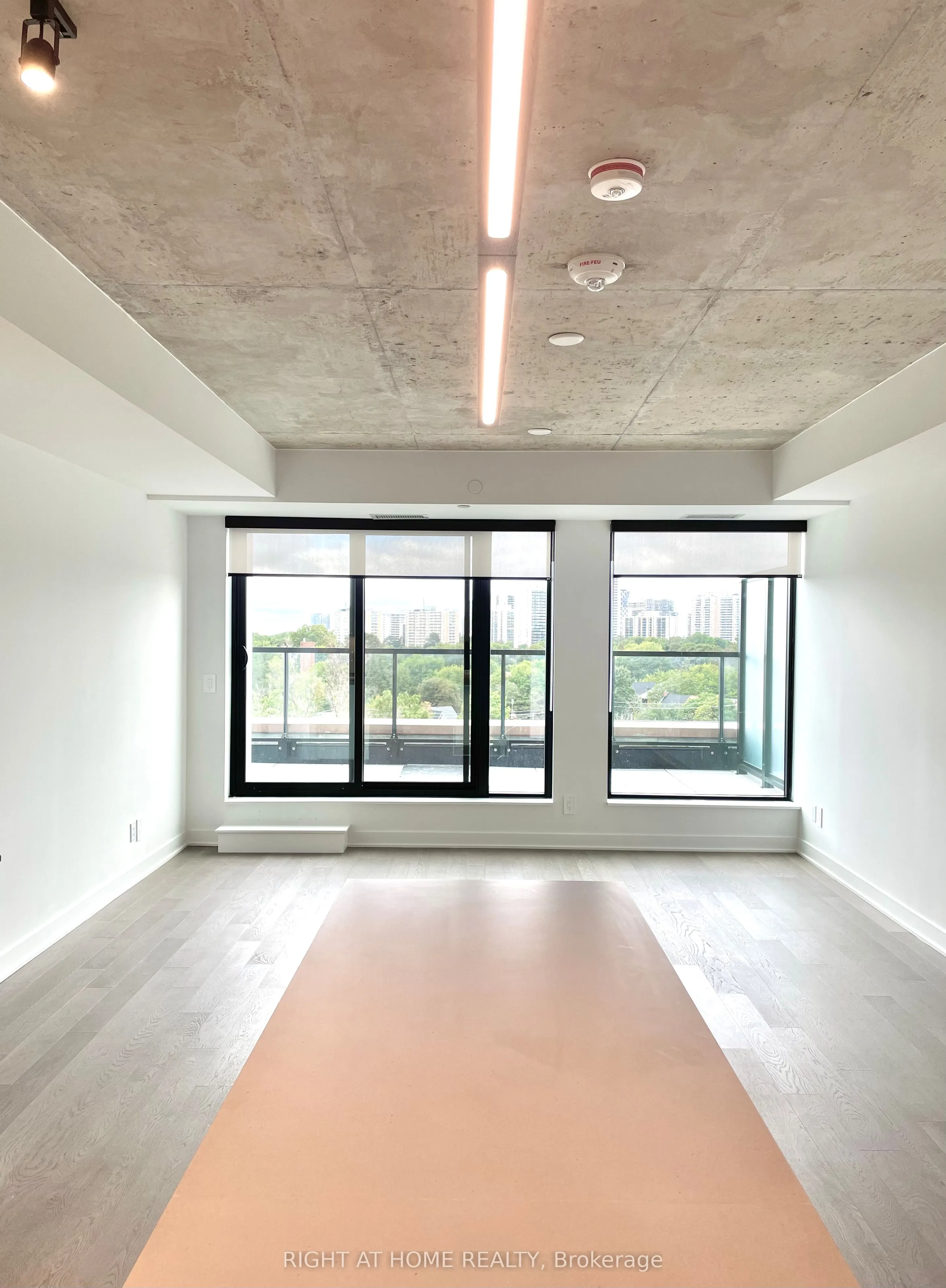 2720 Dundas Street W #603