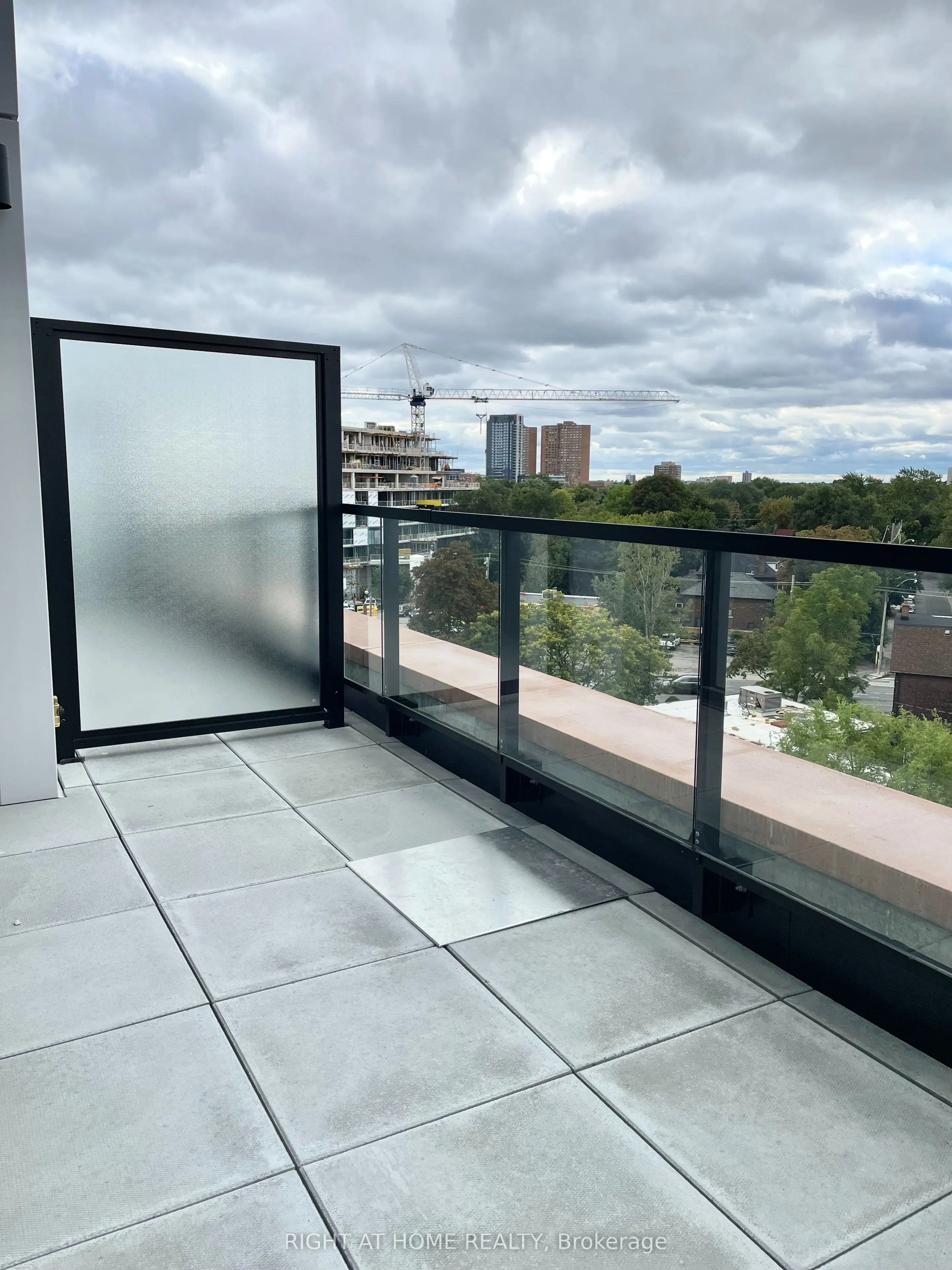 2720 Dundas Street W #603