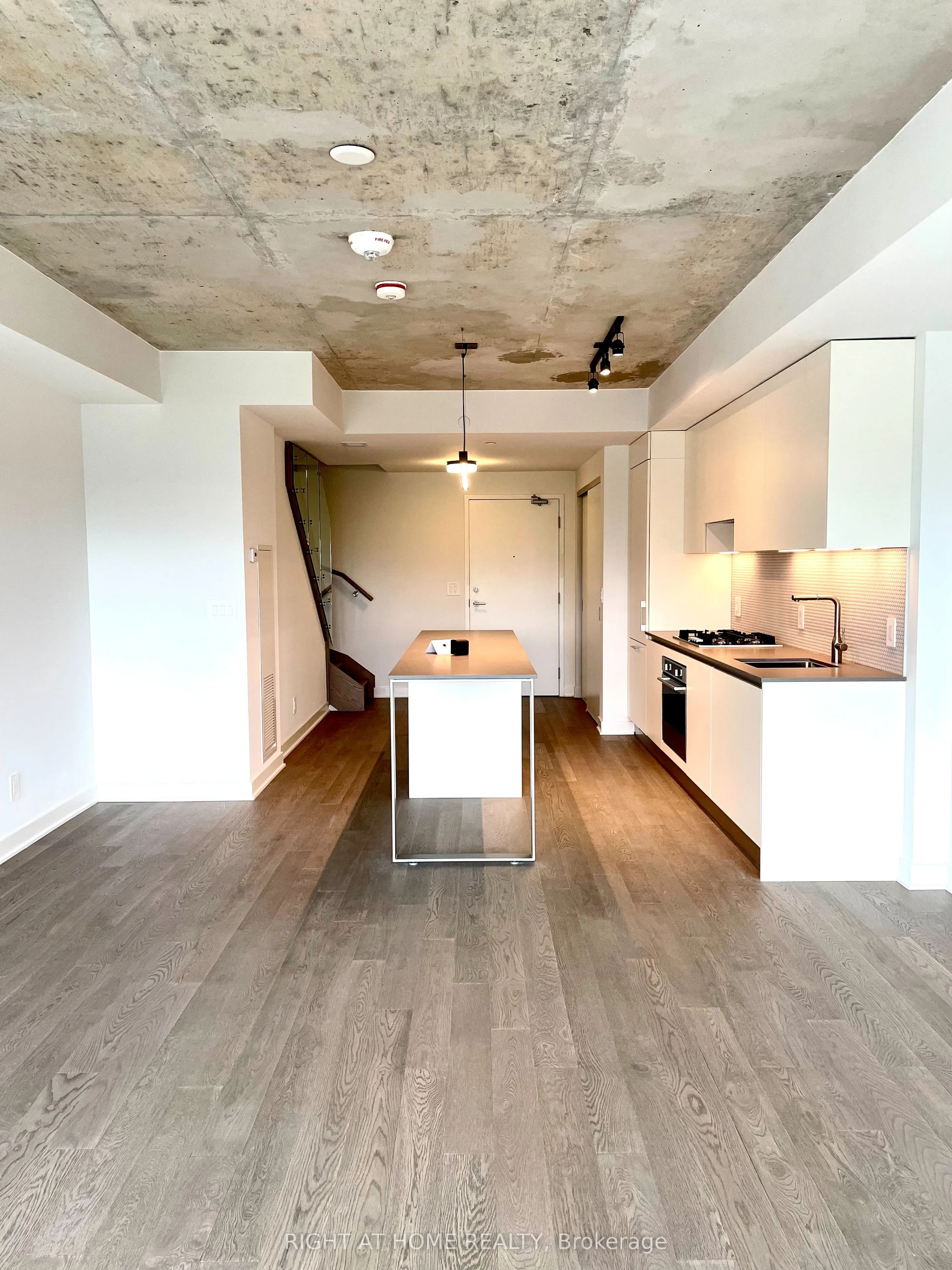 2720 Dundas Street W #603