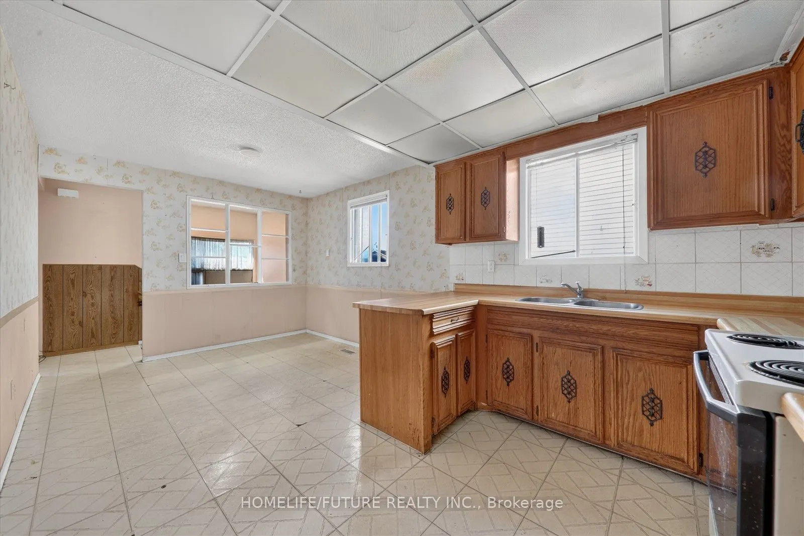 7 Winterfold Drive