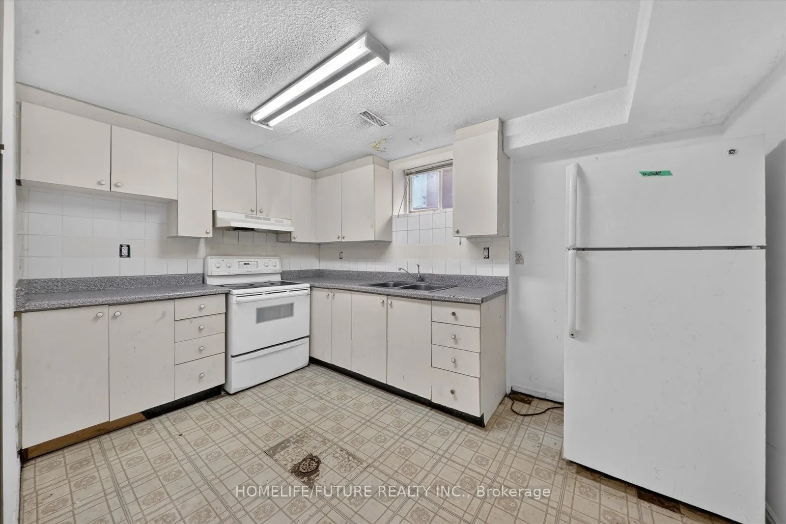 7 Winterfold Drive