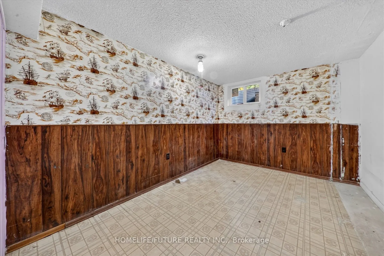 7 Winterfold Drive