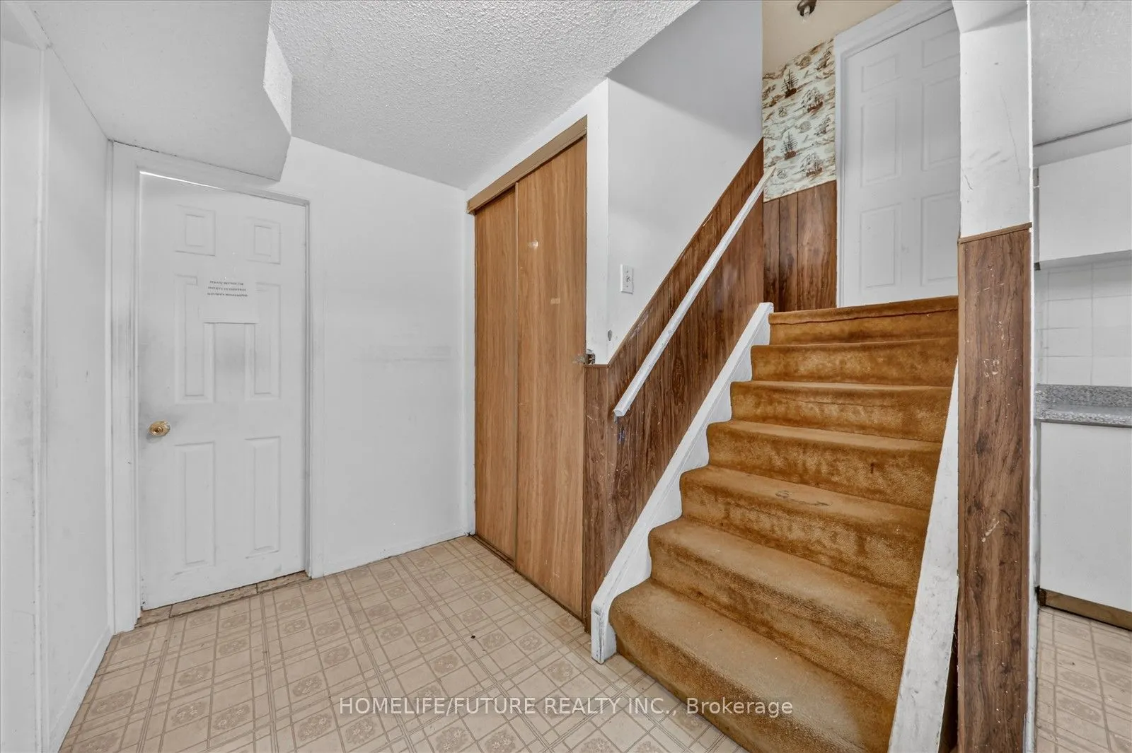 7 Winterfold Drive