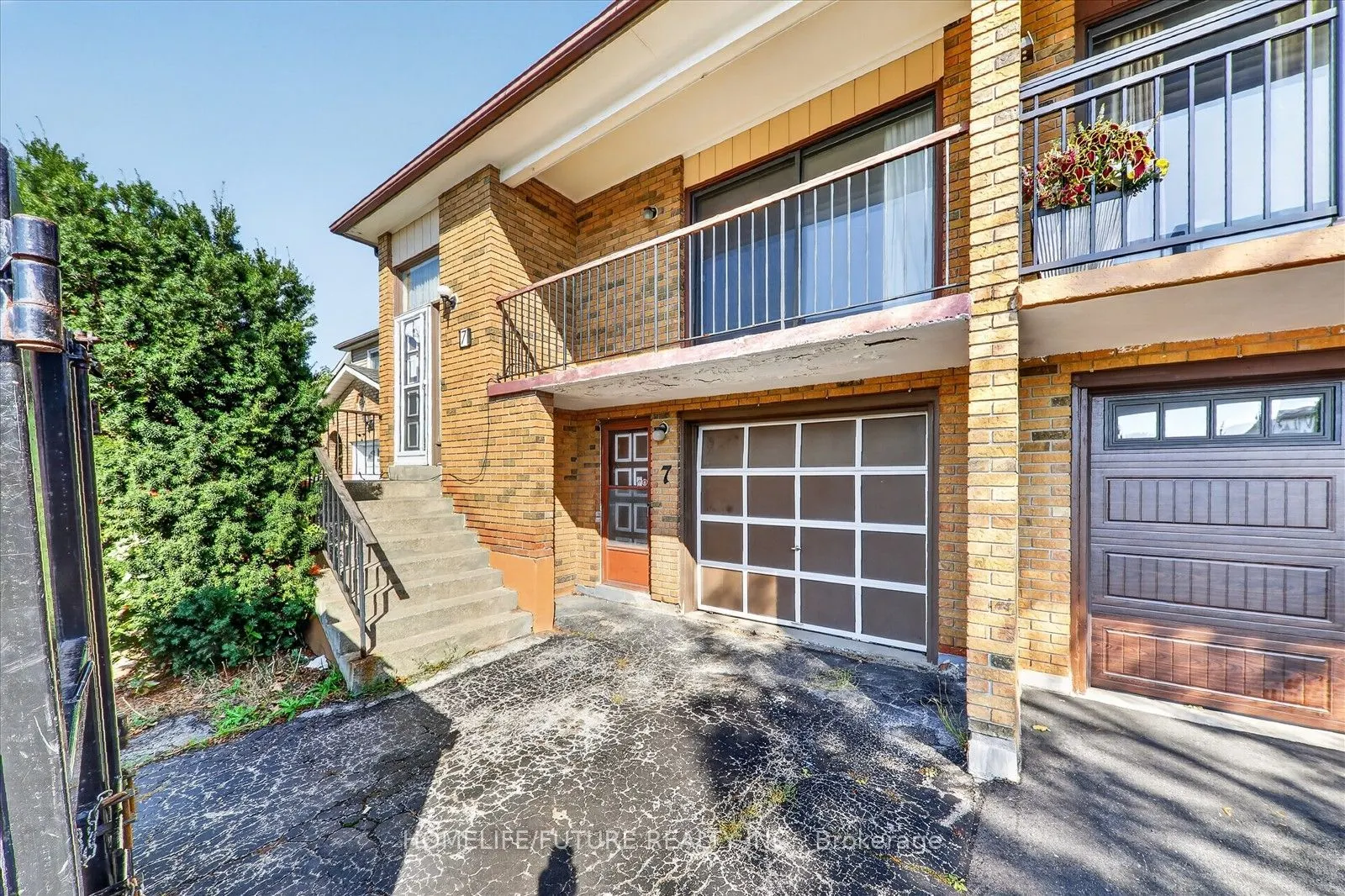 7 Winterfold Drive