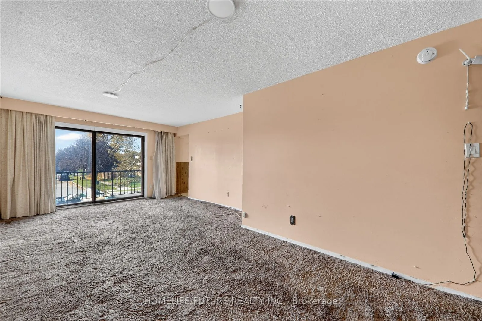 7 Winterfold Drive