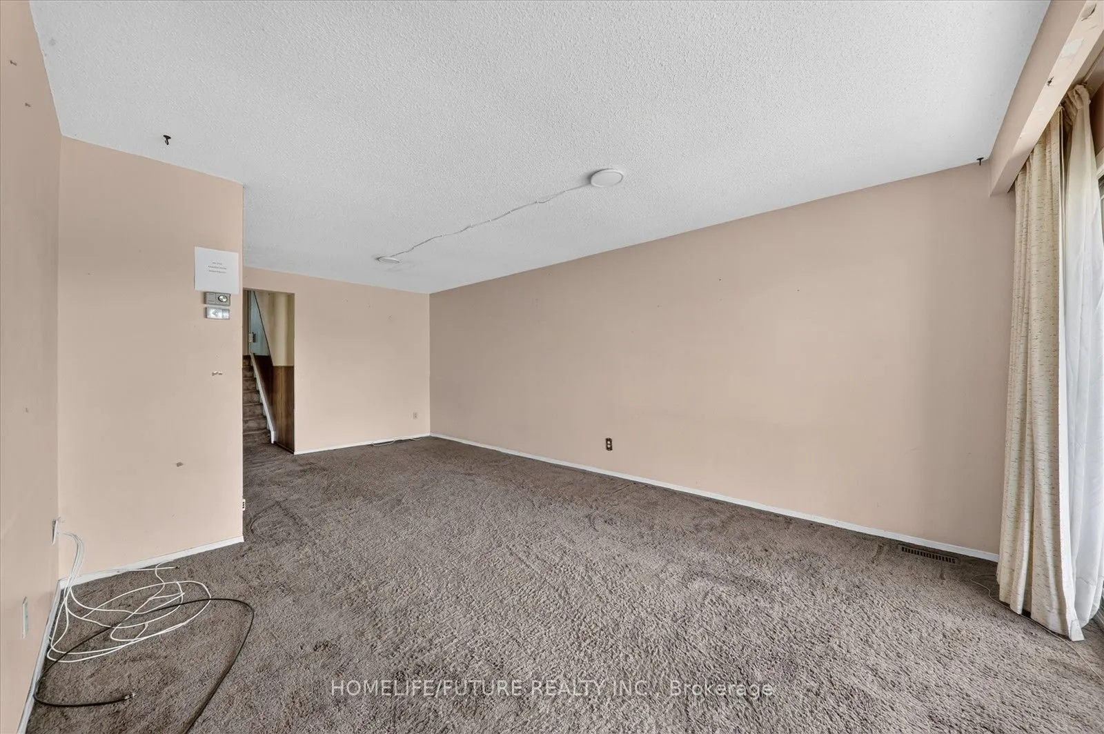 7 Winterfold Drive