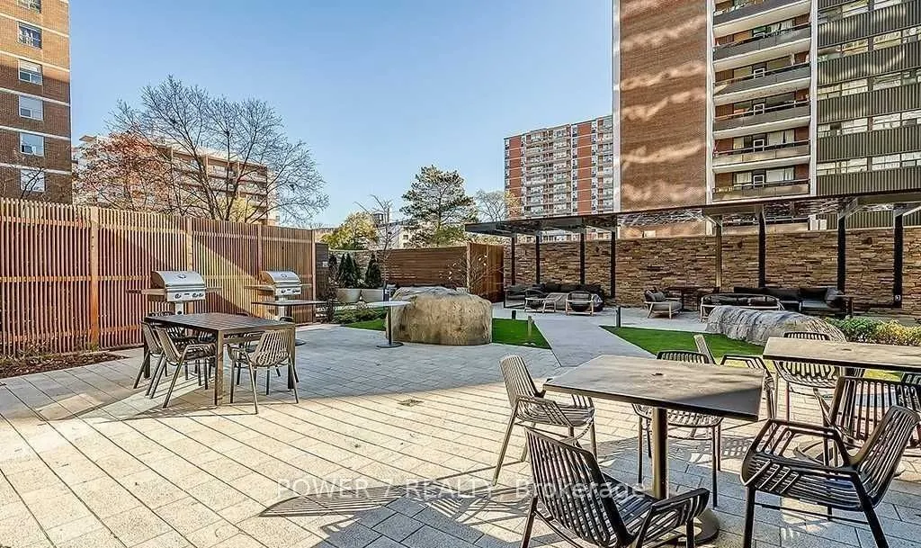 21 Park Street E #1001