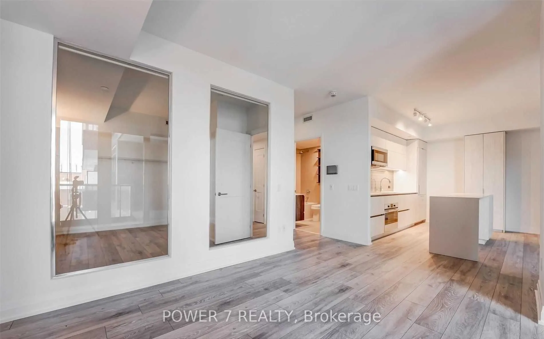 21 Park Street E #1001