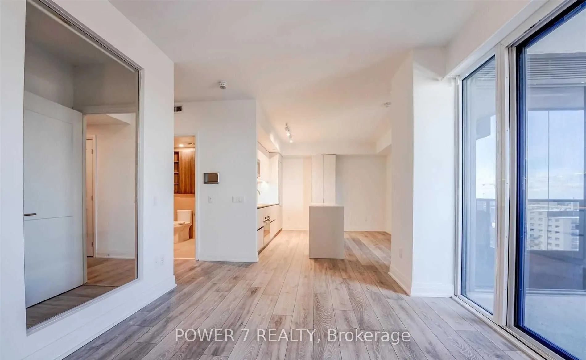 21 Park Street E #1001