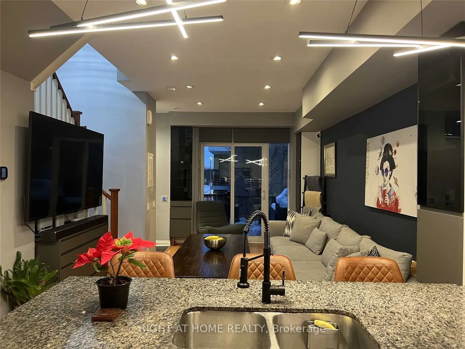 15 Valhalla Inn Road #TH 1