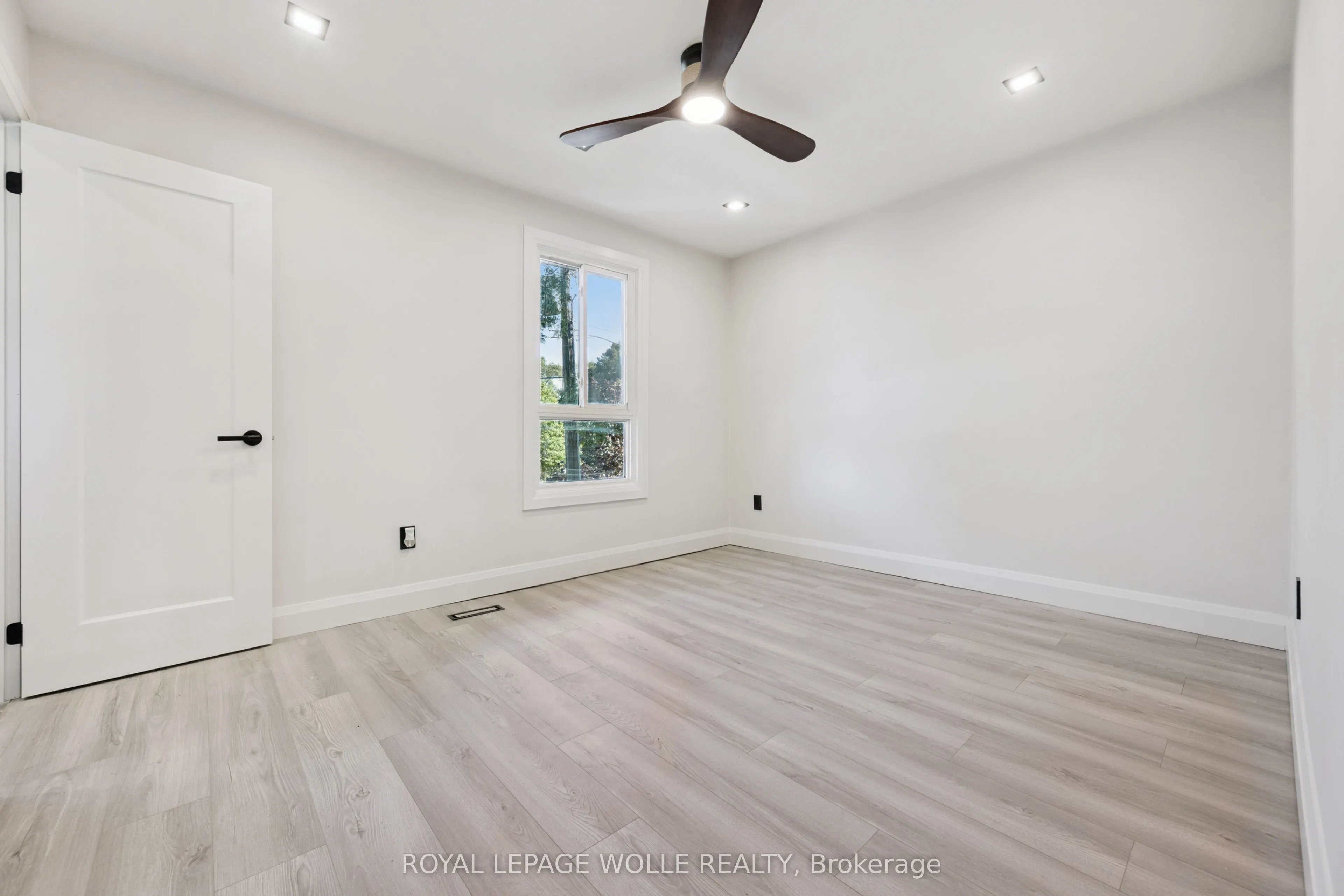 5475 Lakeshore Road #107