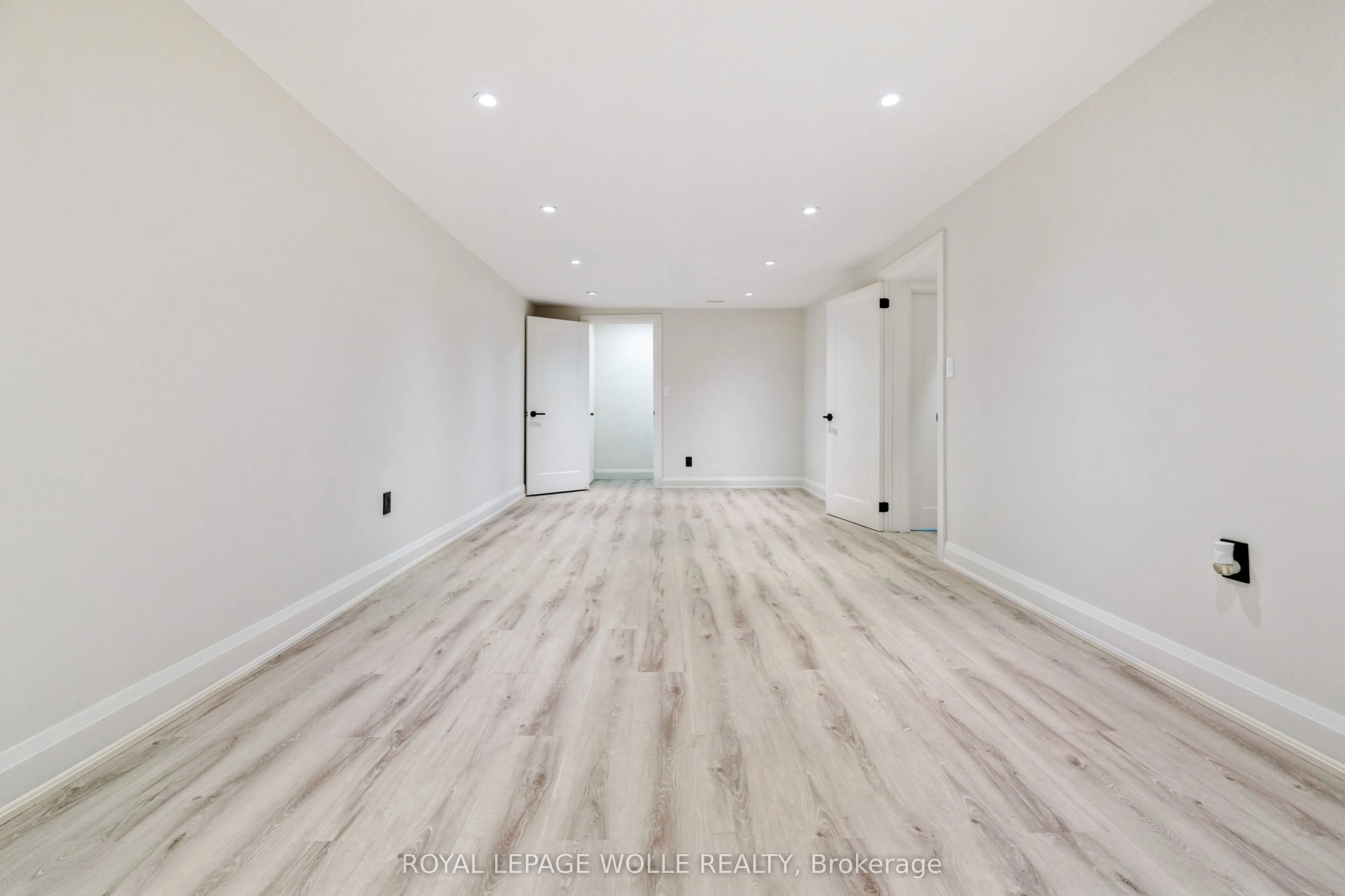 5475 Lakeshore Road #107