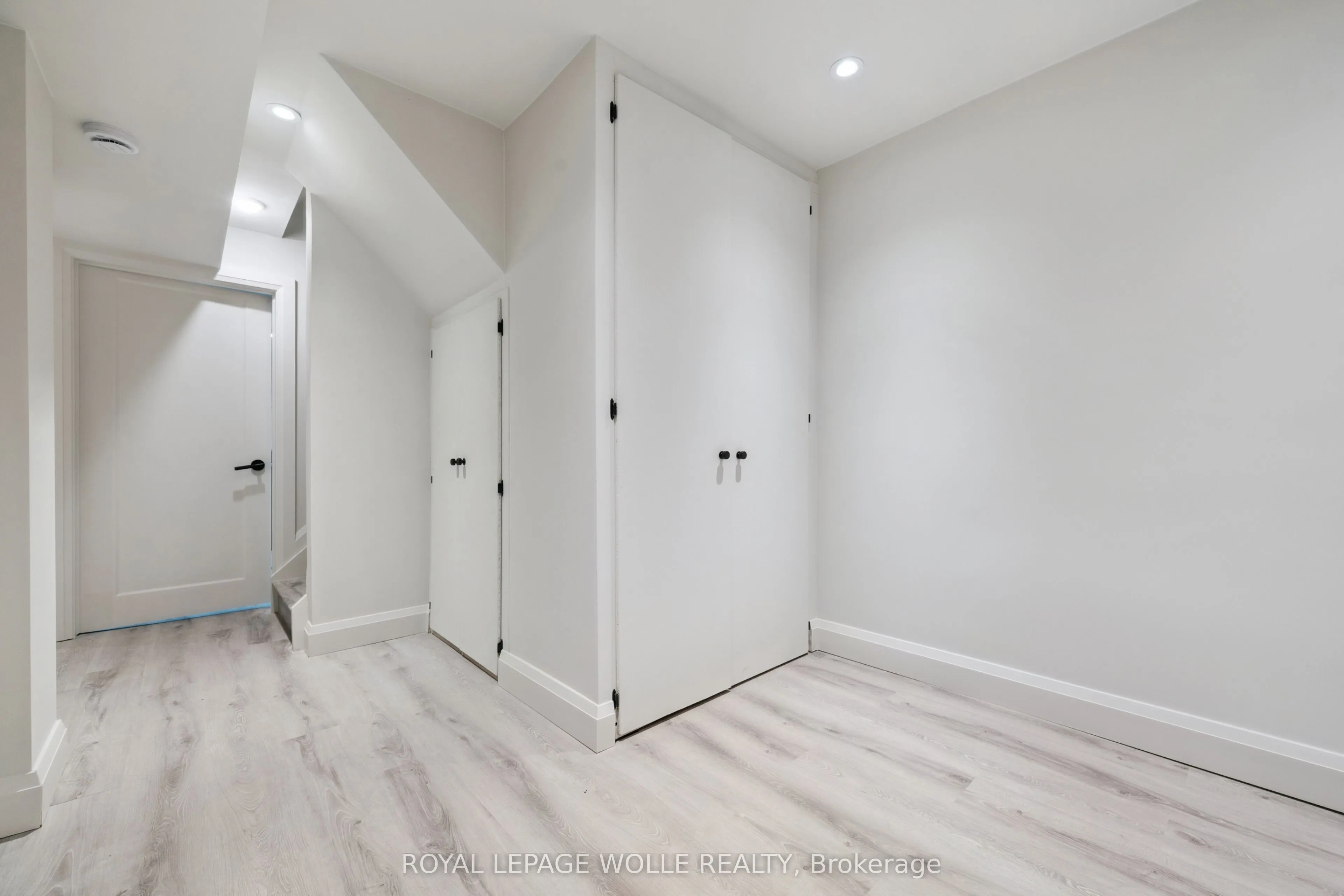 5475 Lakeshore Road #107