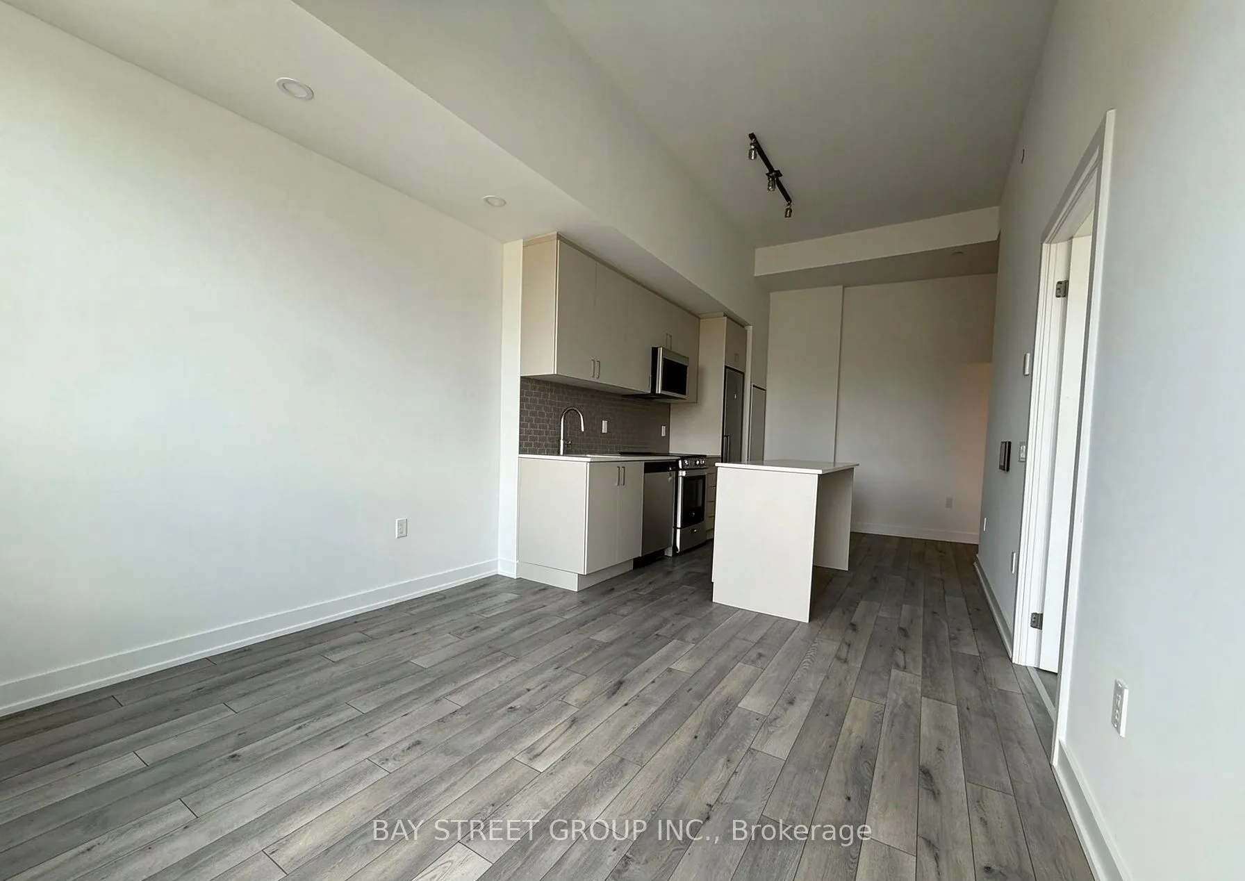 1005 Dundas Street E #145