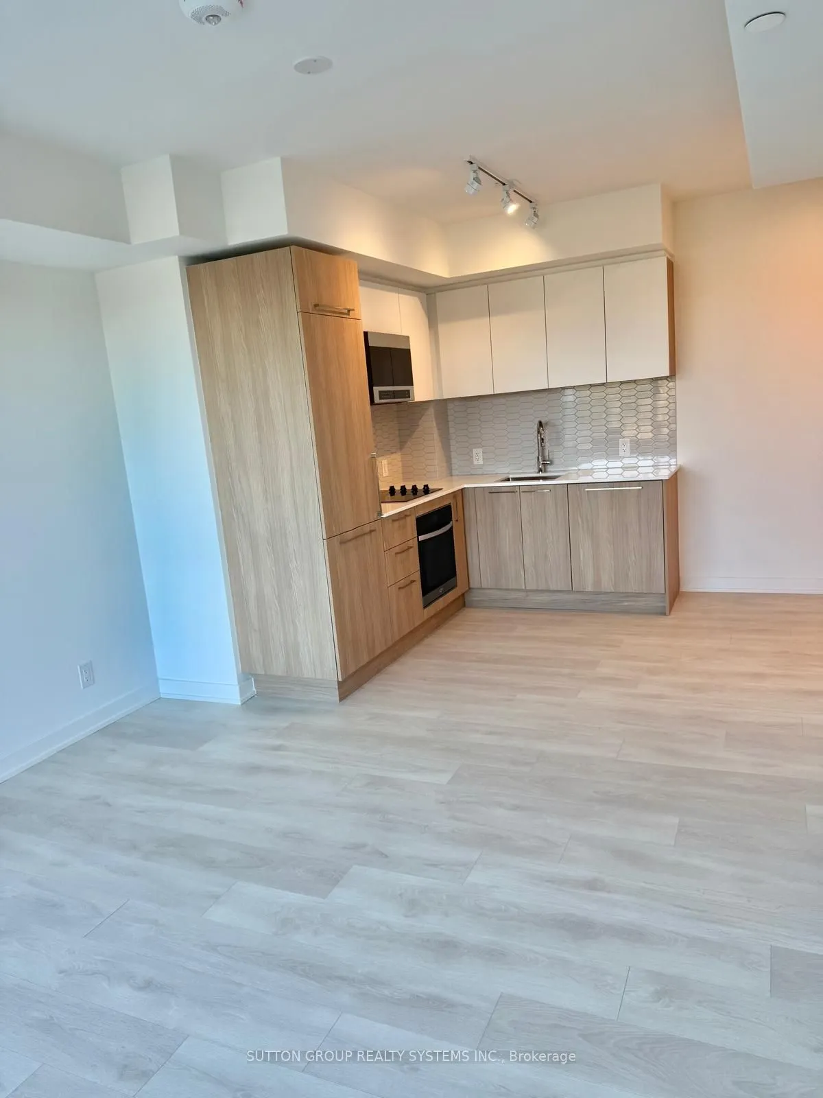 1381 Lakeshore Road E #609