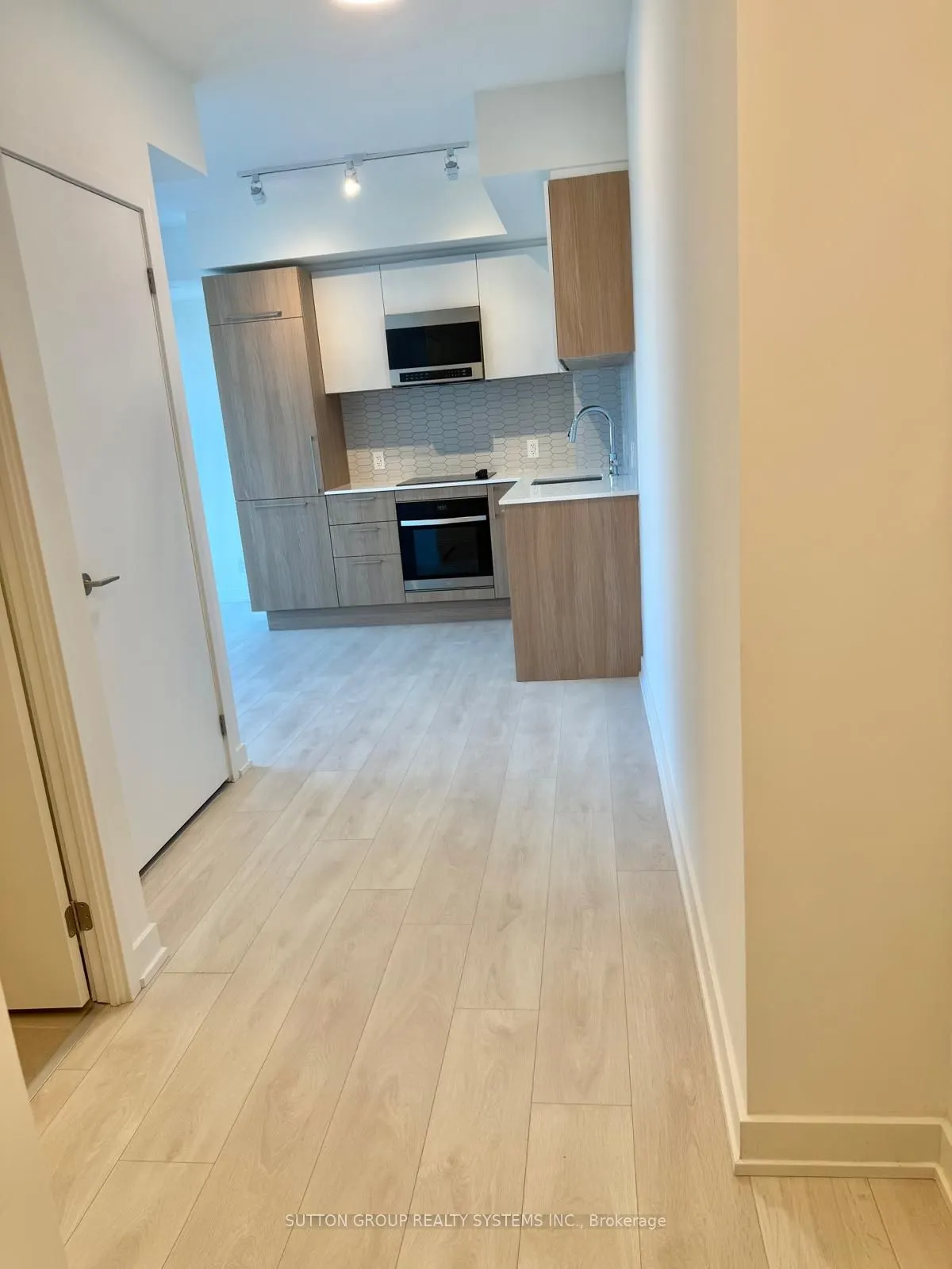 1381 Lakeshore Road E #609