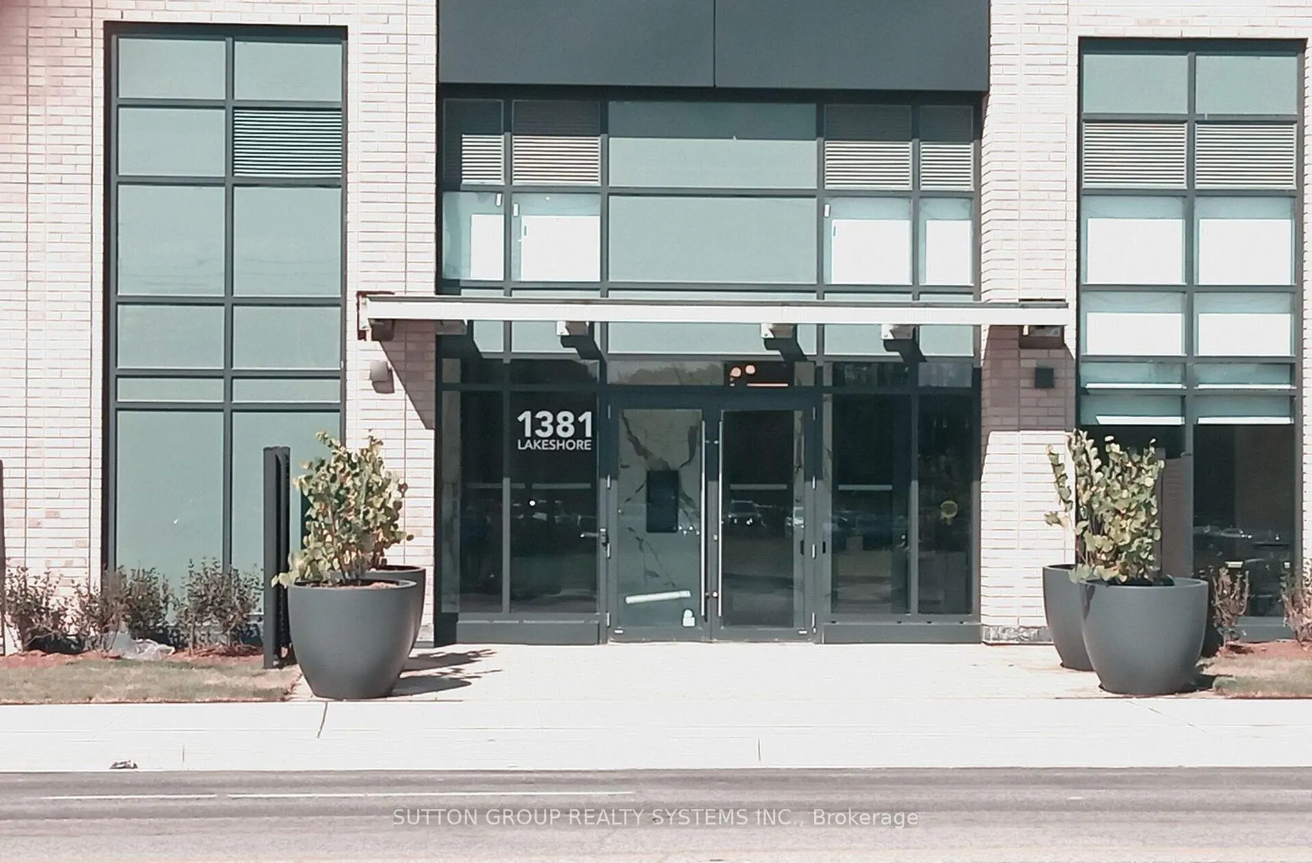 1381 Lakeshore Road E #609