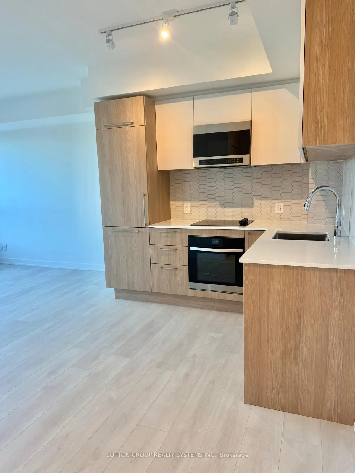 1381 Lakeshore Road E #609