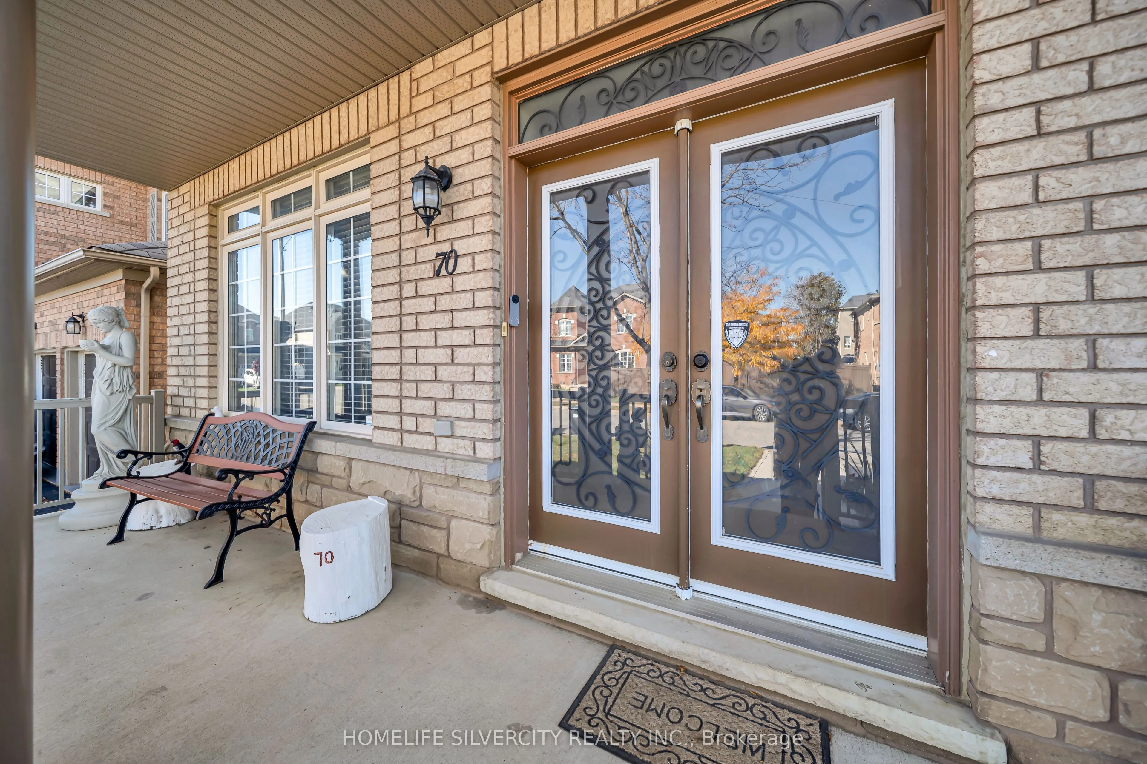 70 Appleaire Crescent