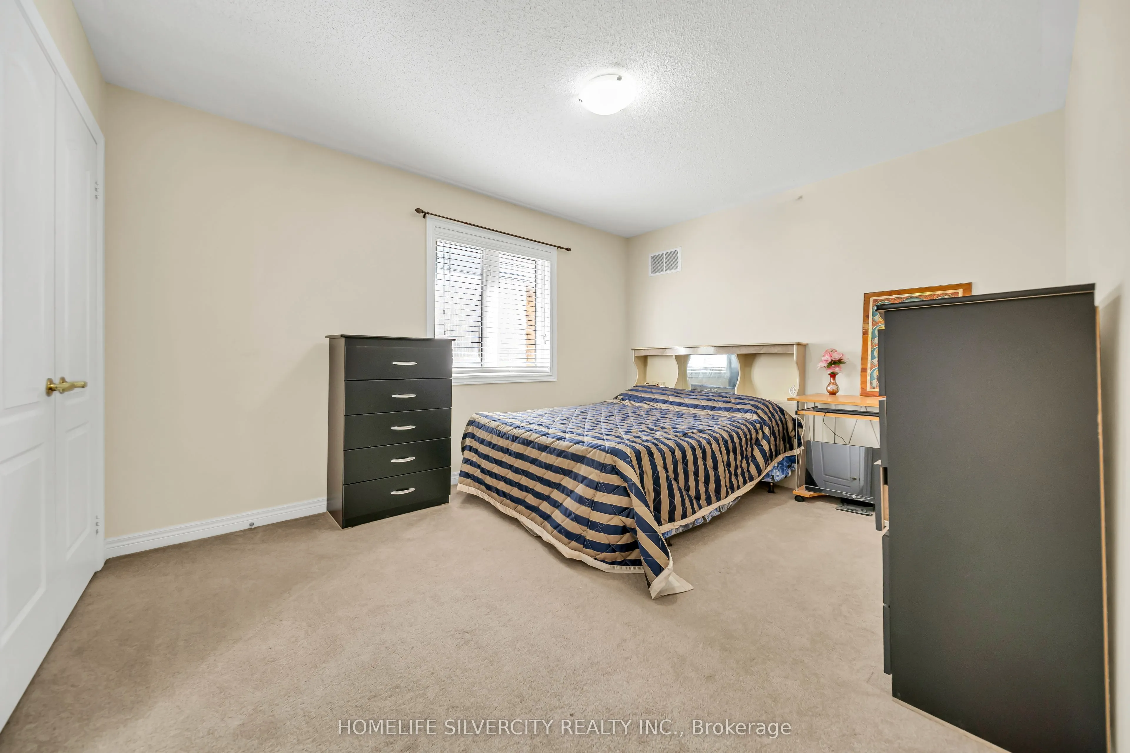 70 Appleaire Crescent