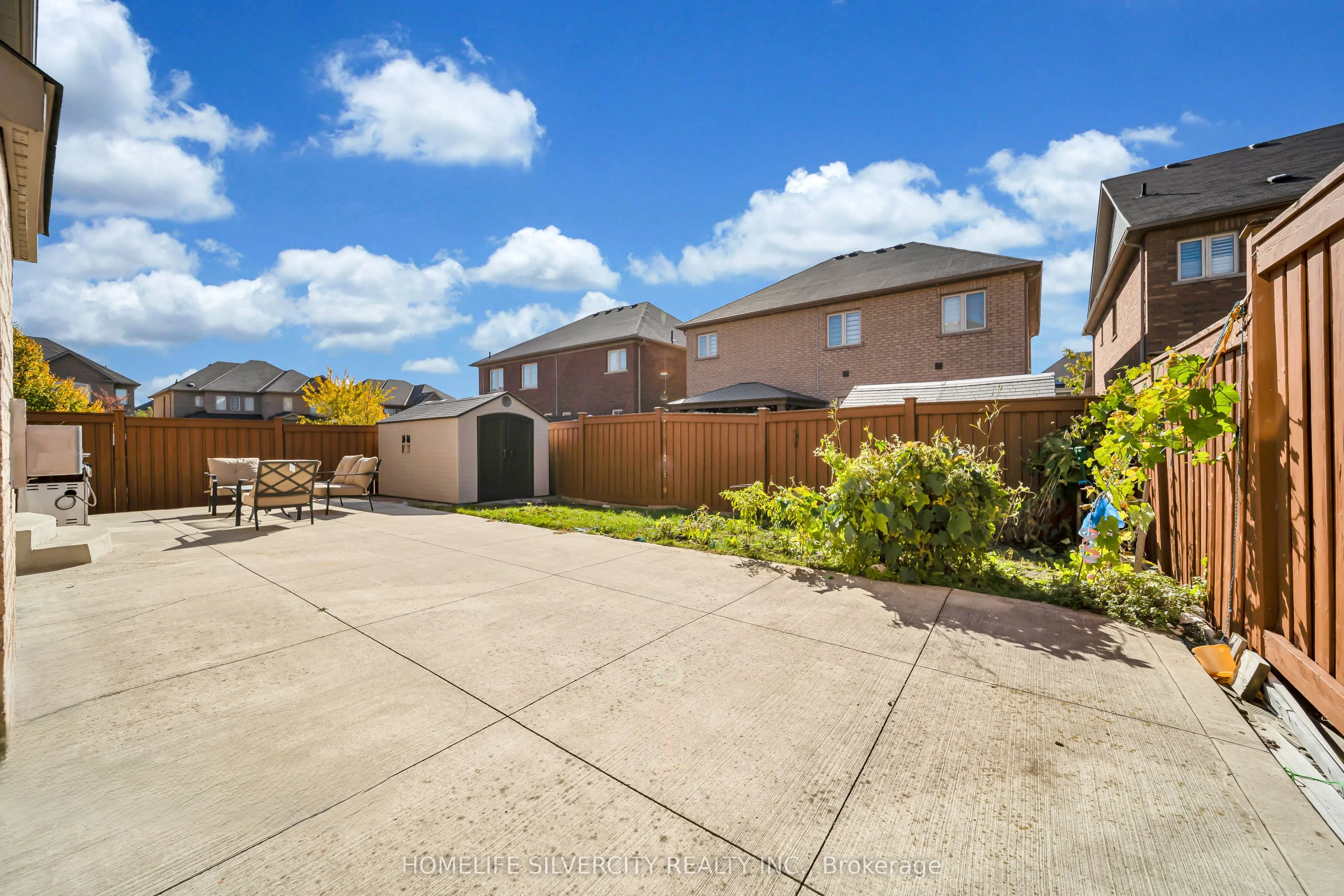 70 Appleaire Crescent
