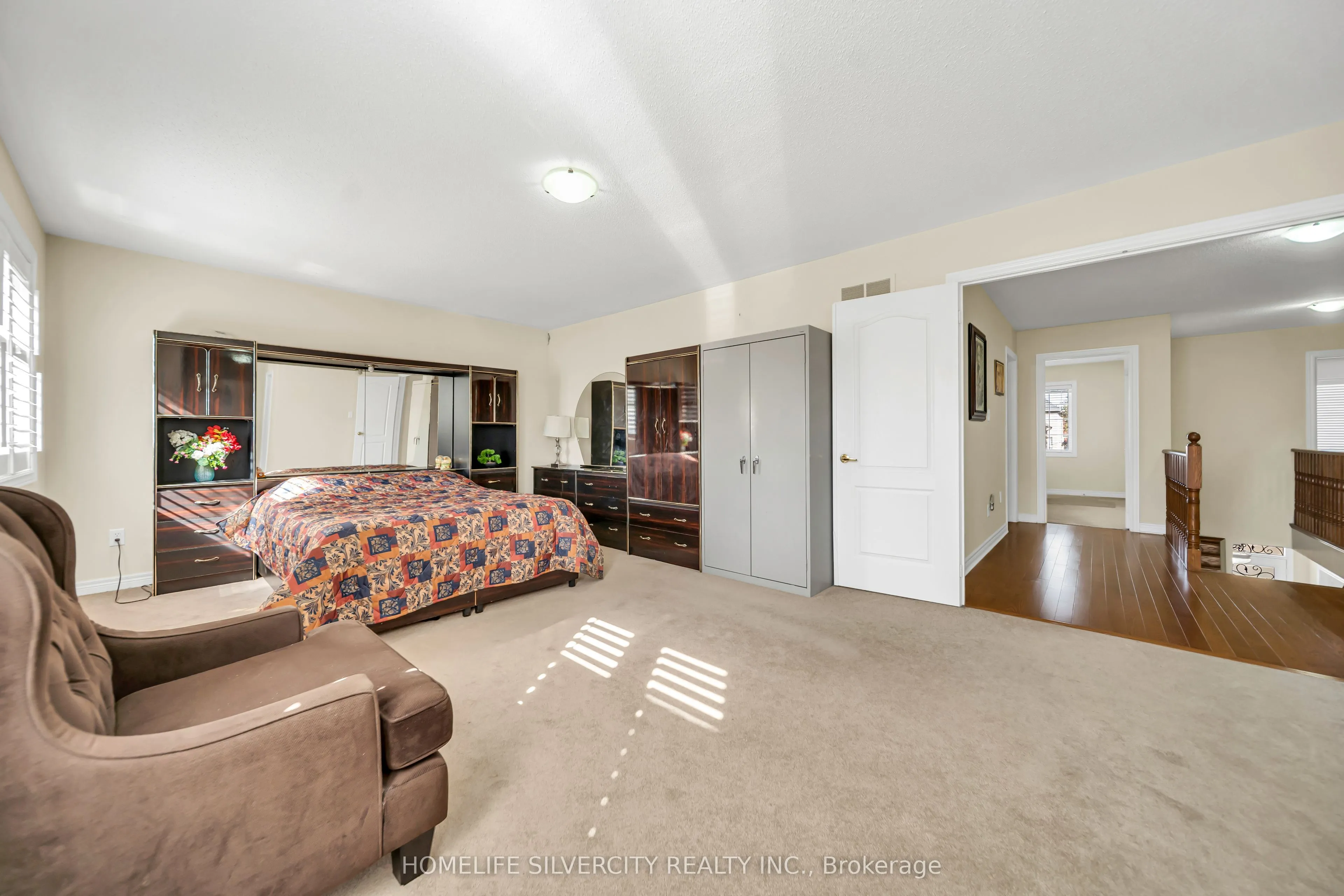 70 Appleaire Crescent
