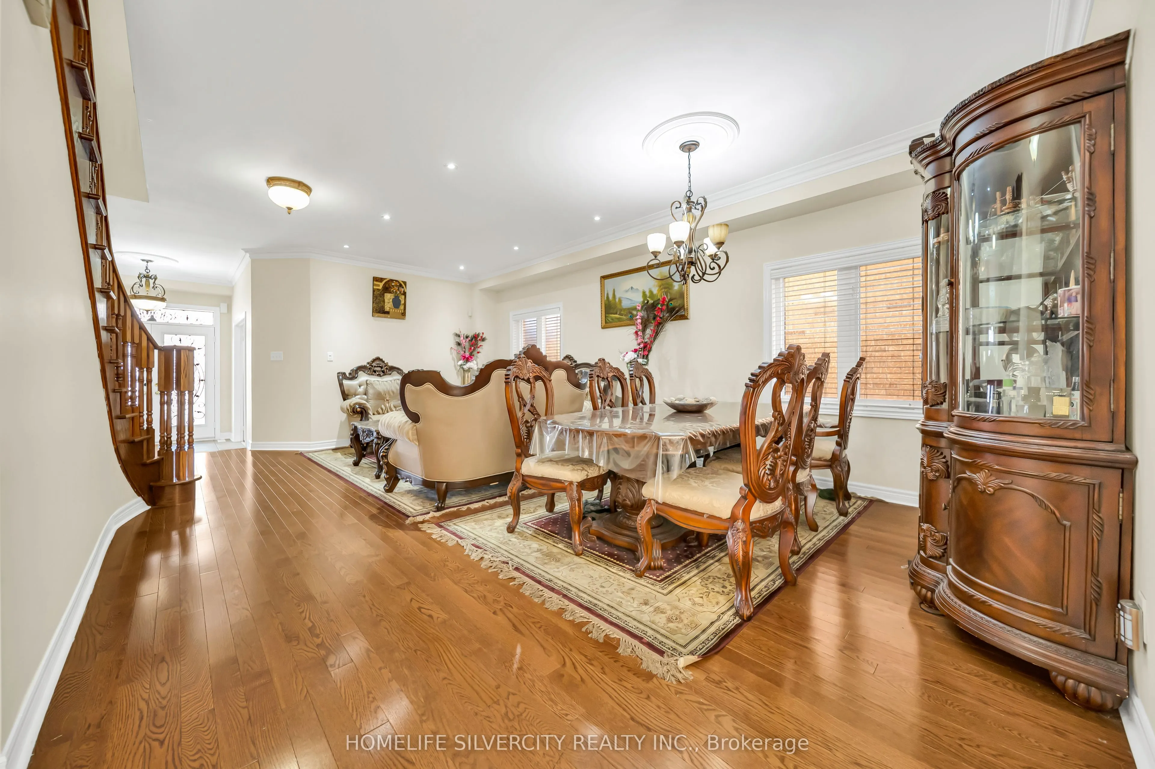 70 Appleaire Crescent