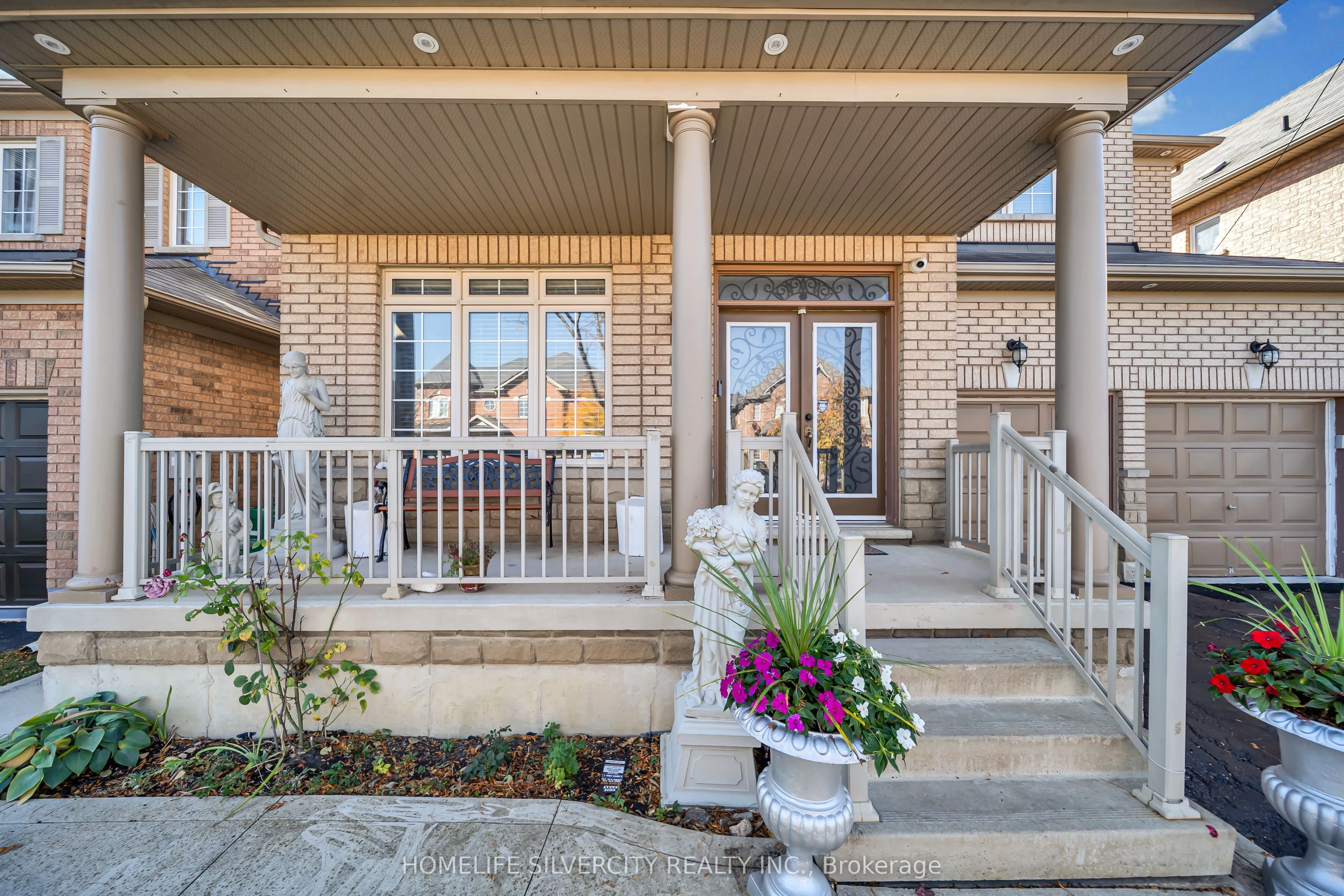70 Appleaire Crescent