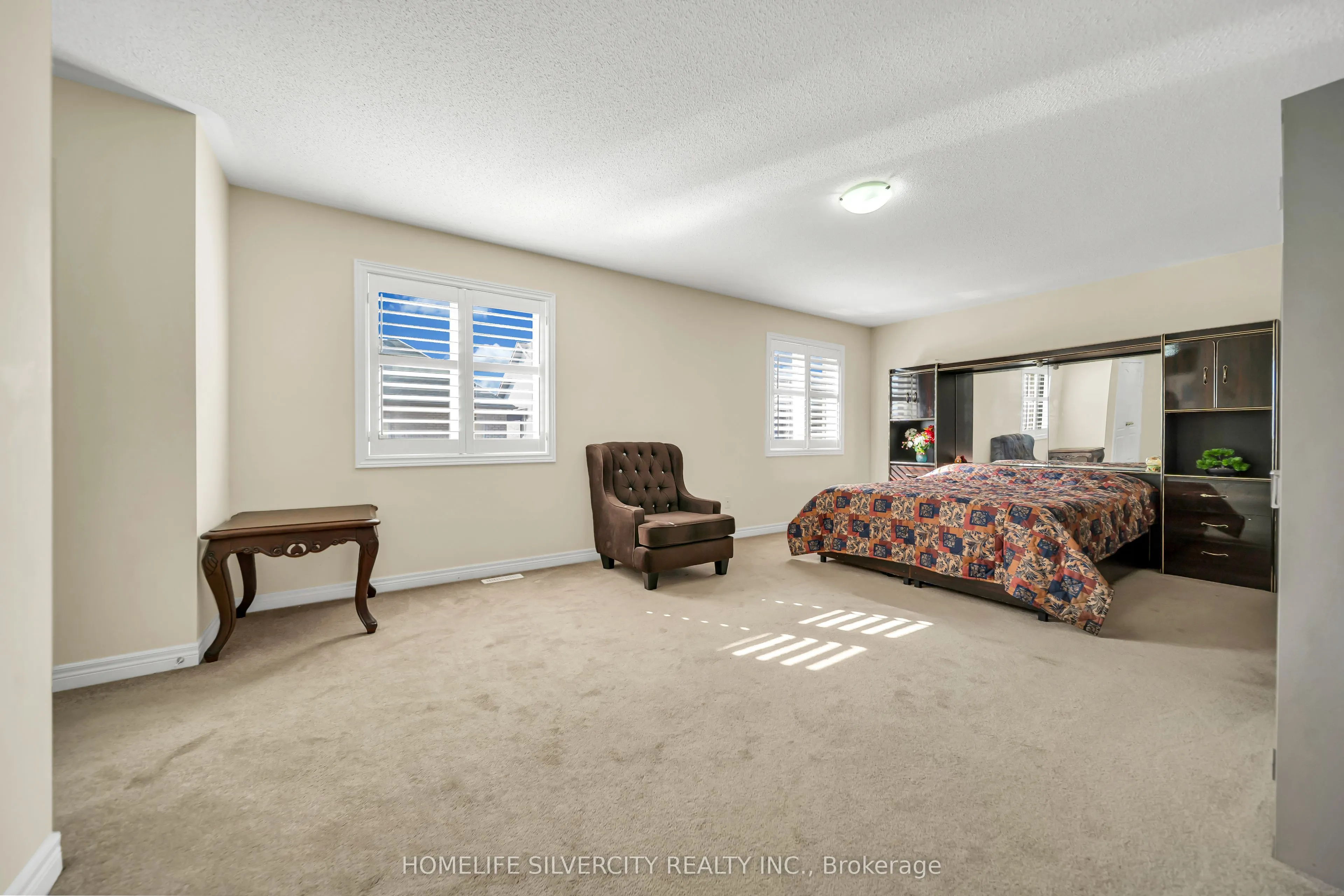 70 Appleaire Crescent