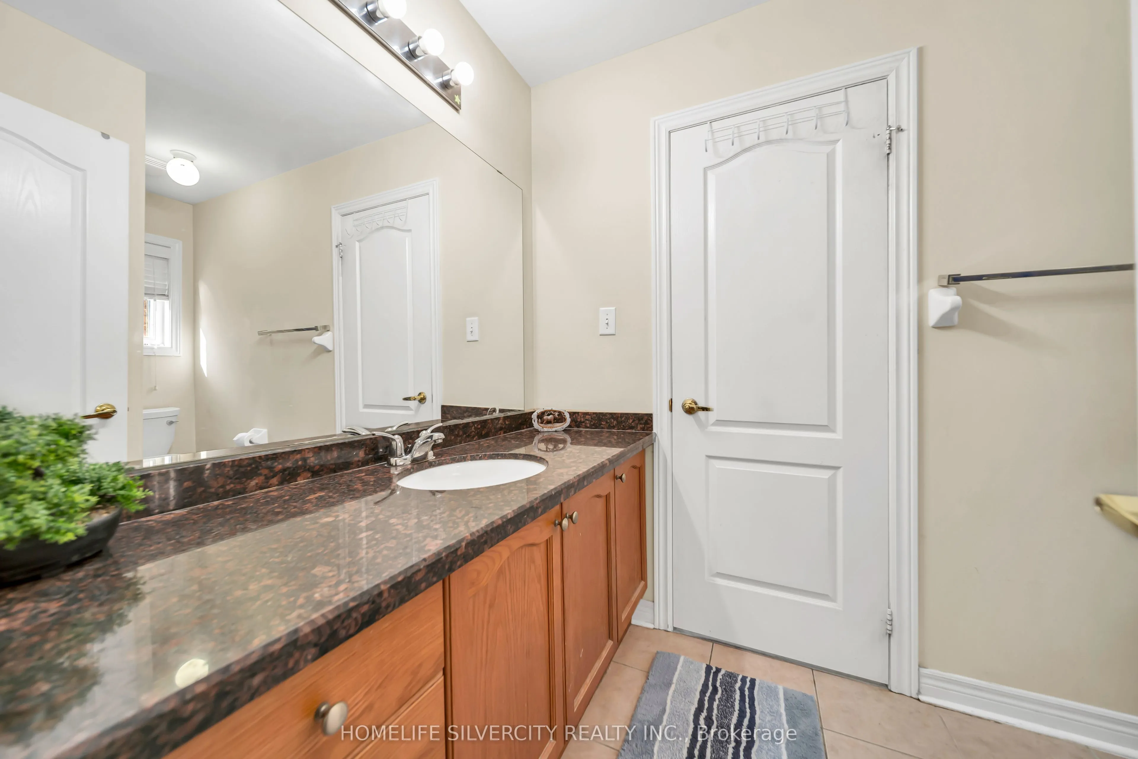 70 Appleaire Crescent