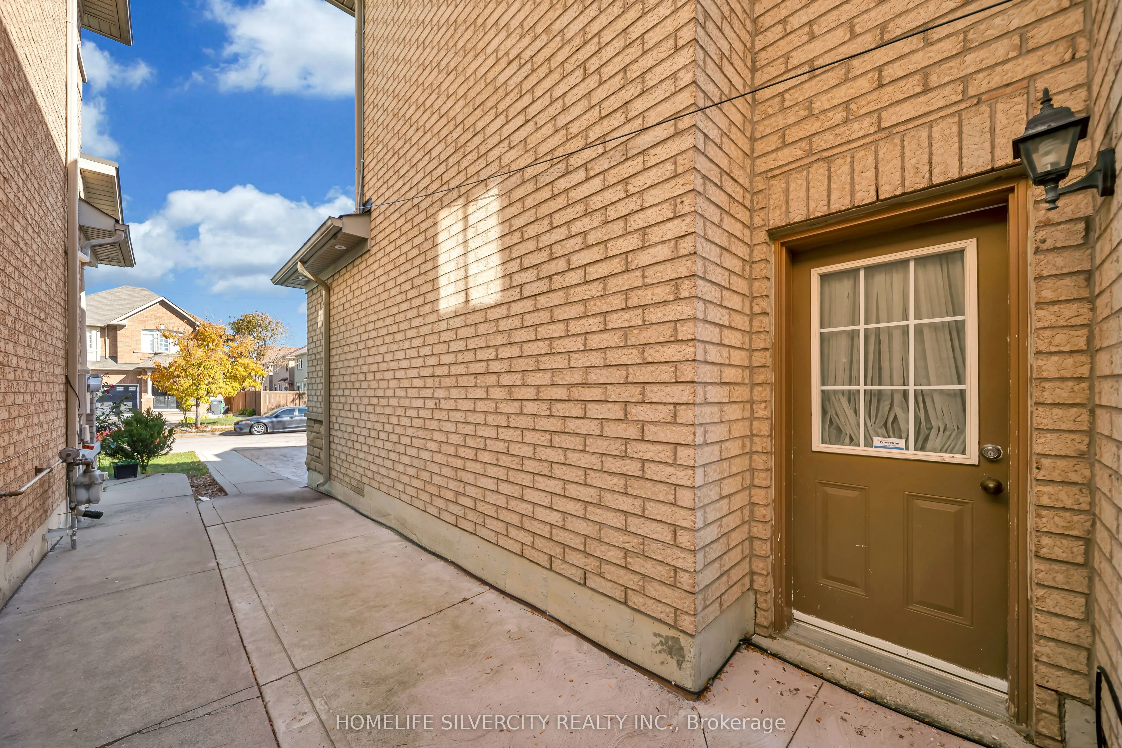 70 Appleaire Crescent
