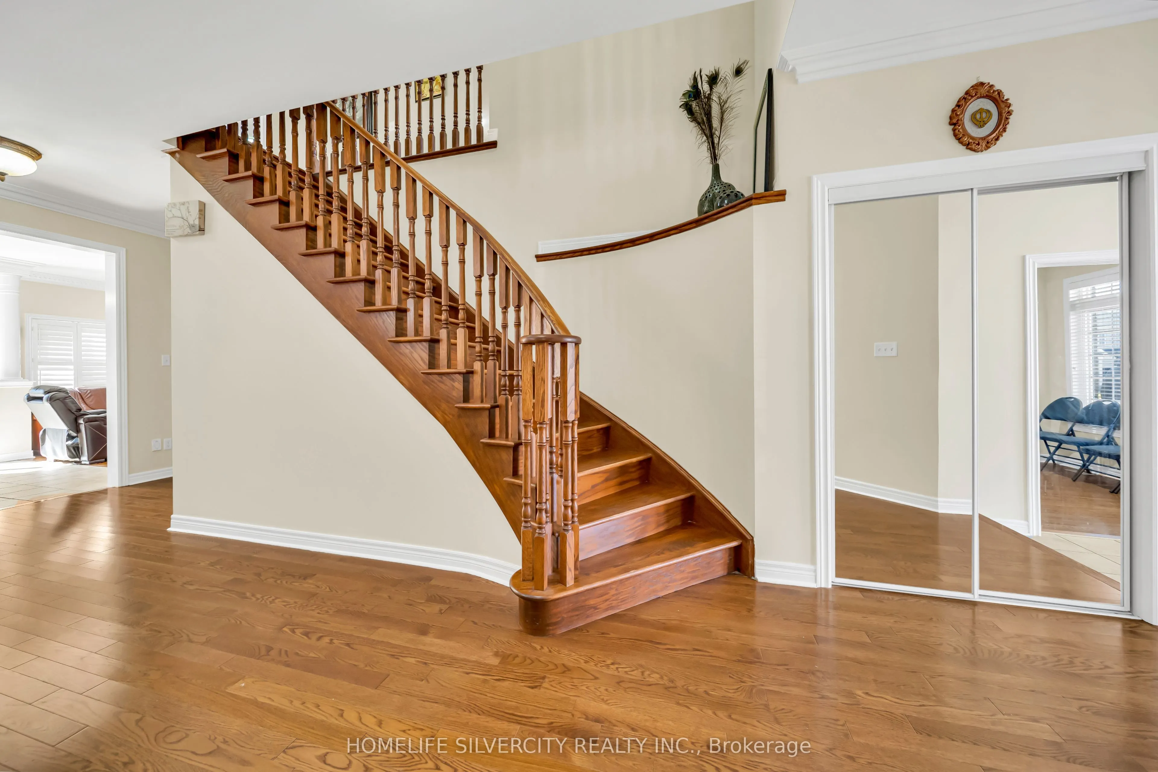 70 Appleaire Crescent