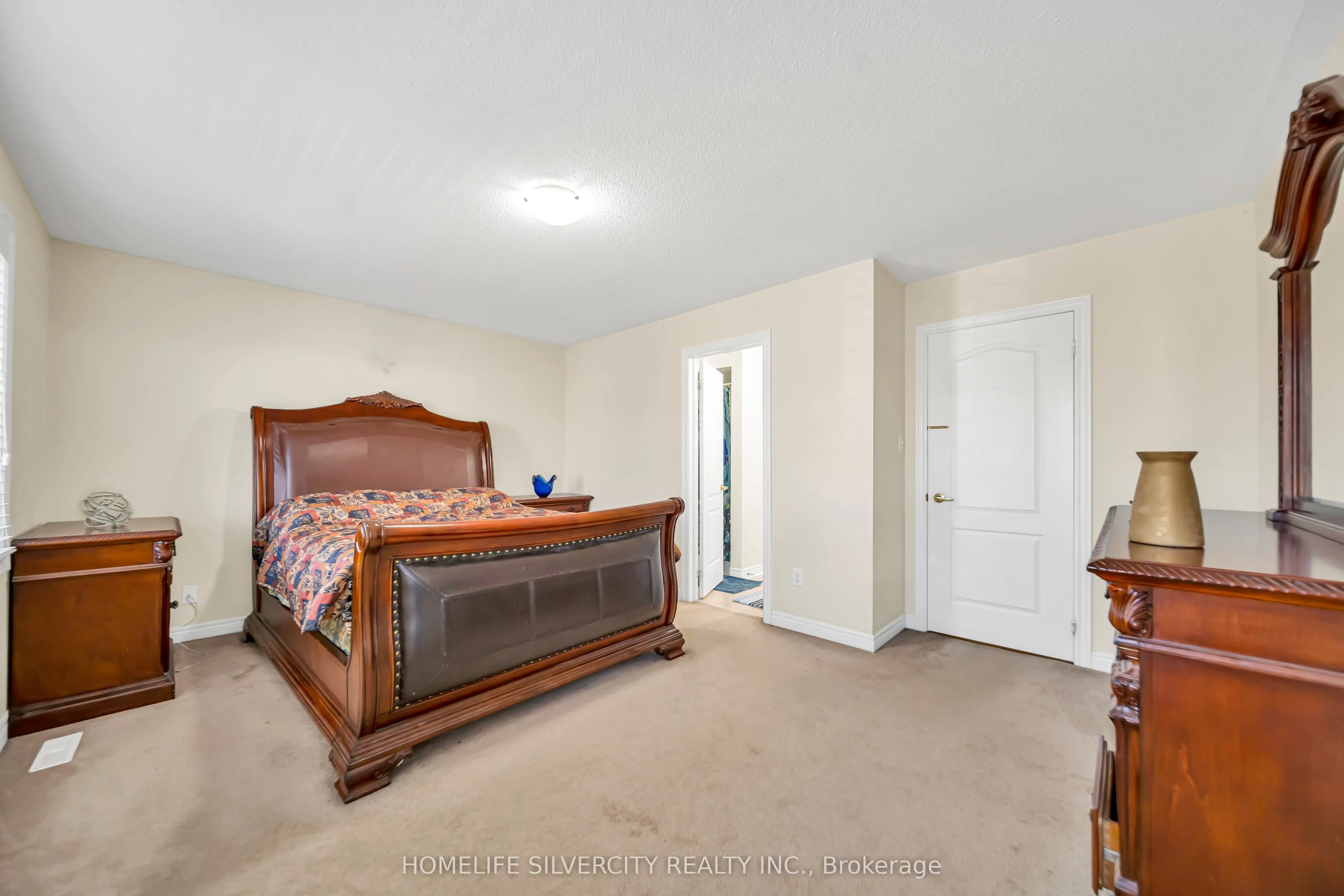 70 Appleaire Crescent