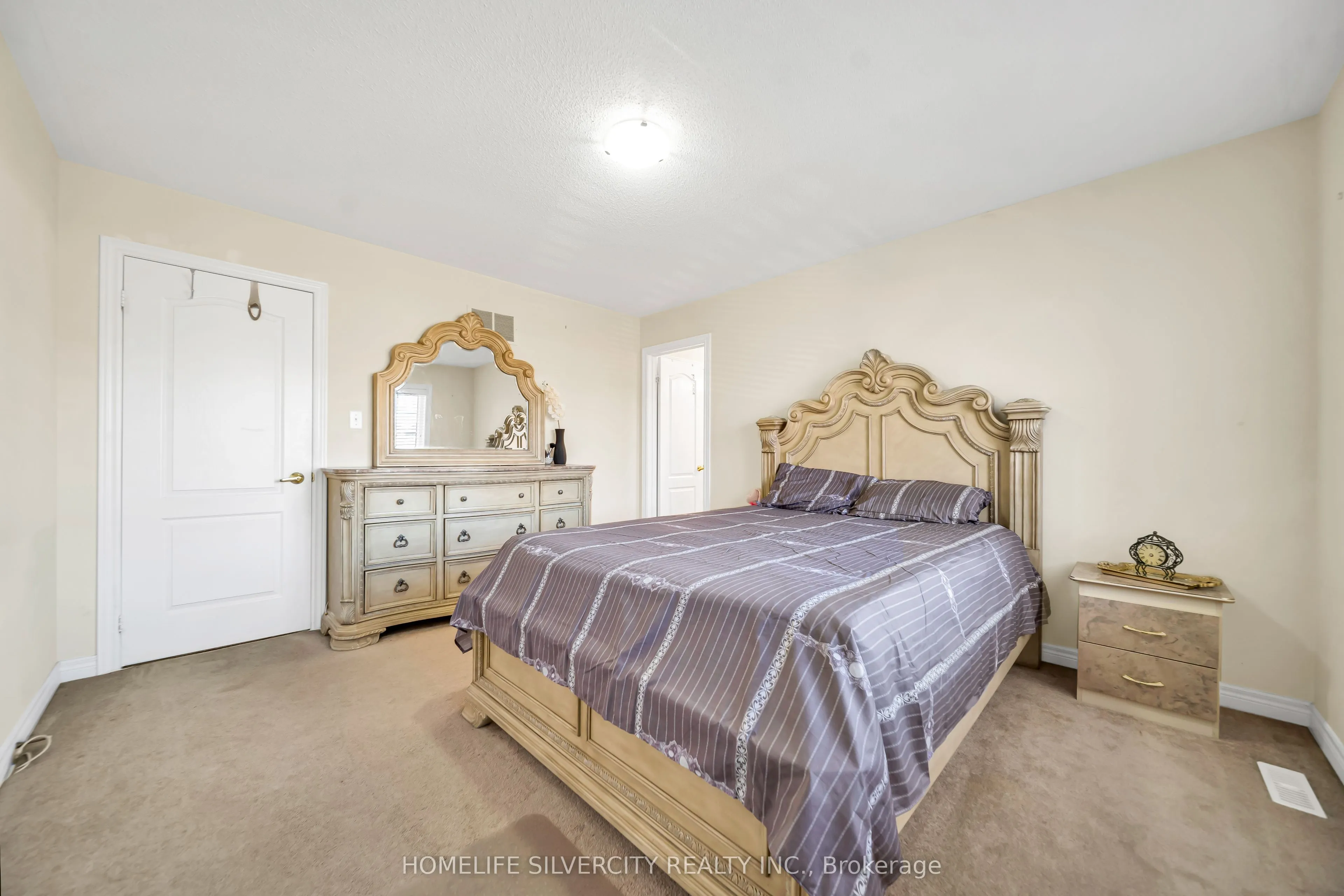 70 Appleaire Crescent