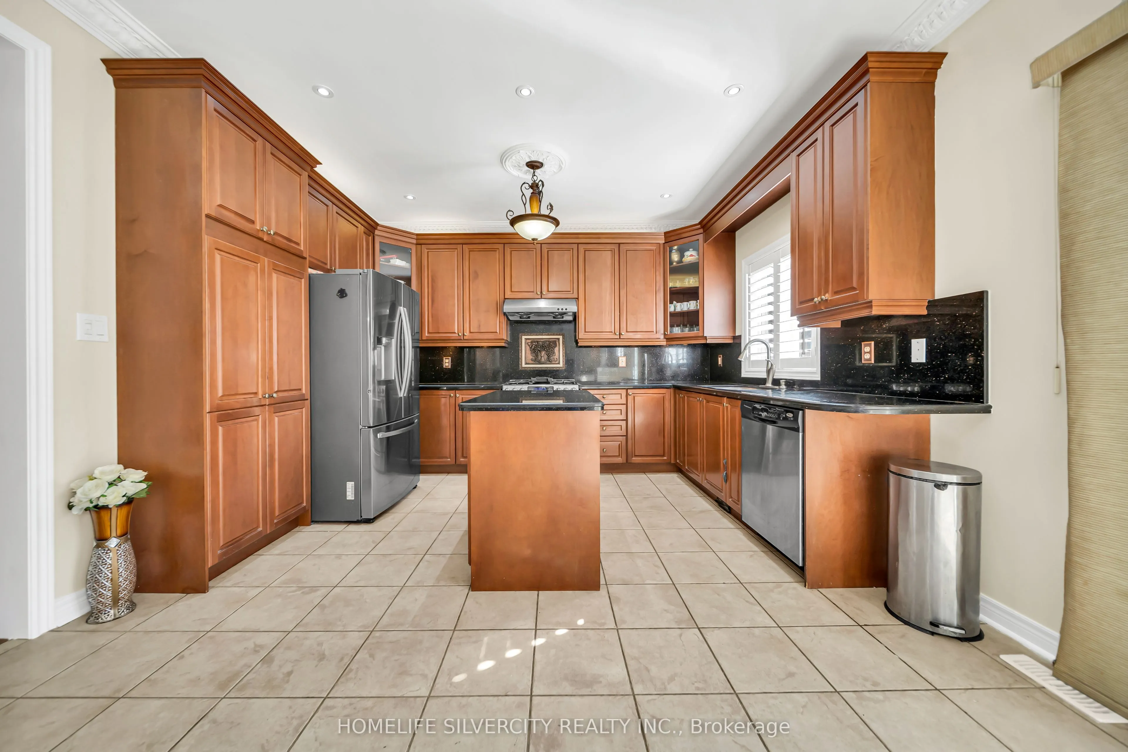 70 Appleaire Crescent