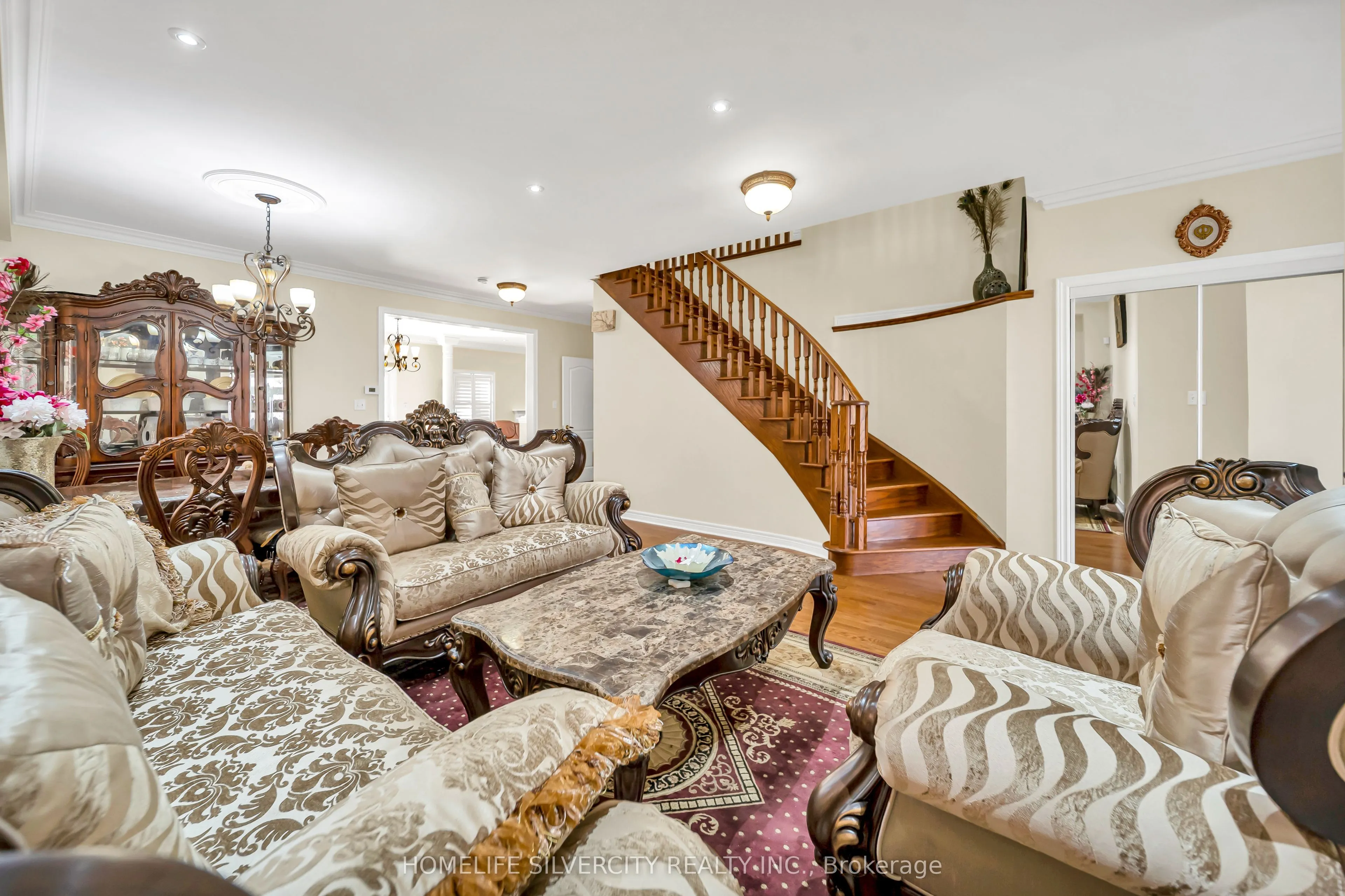 70 Appleaire Crescent