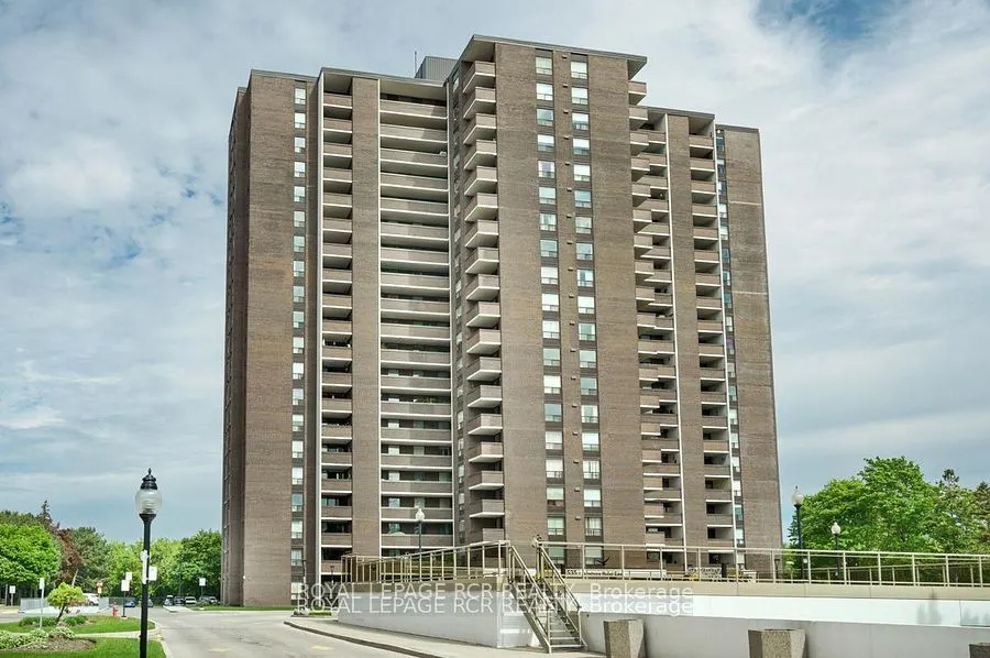 1535 Lakeshore Road E #205