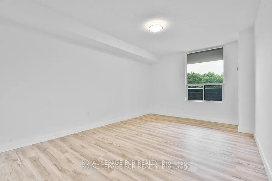 1535 Lakeshore Road E #205