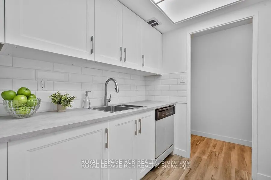 1535 Lakeshore Road E #205