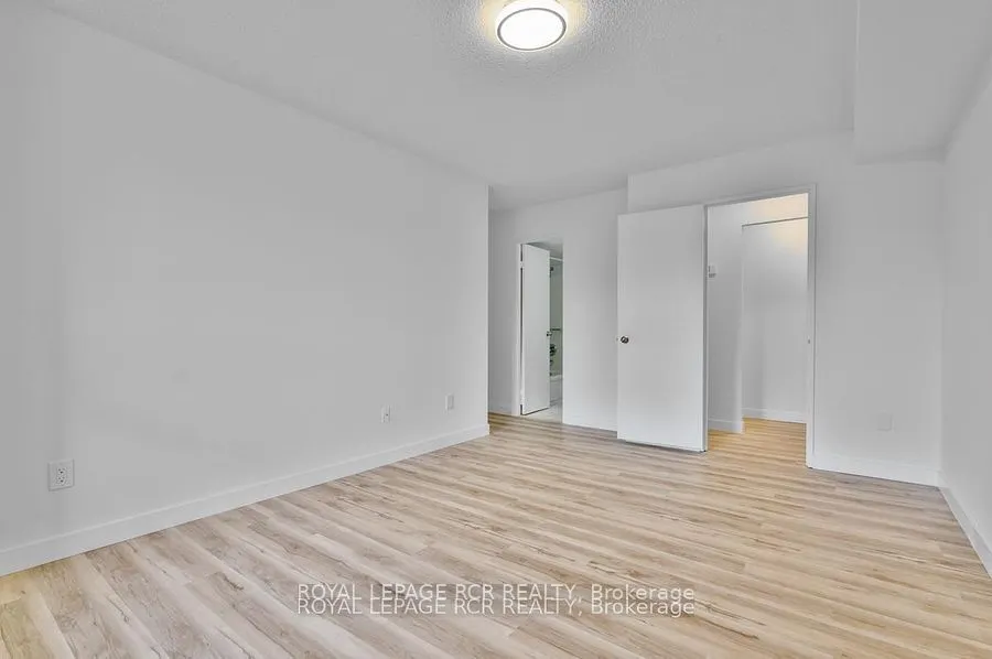 1535 Lakeshore Road E #205
